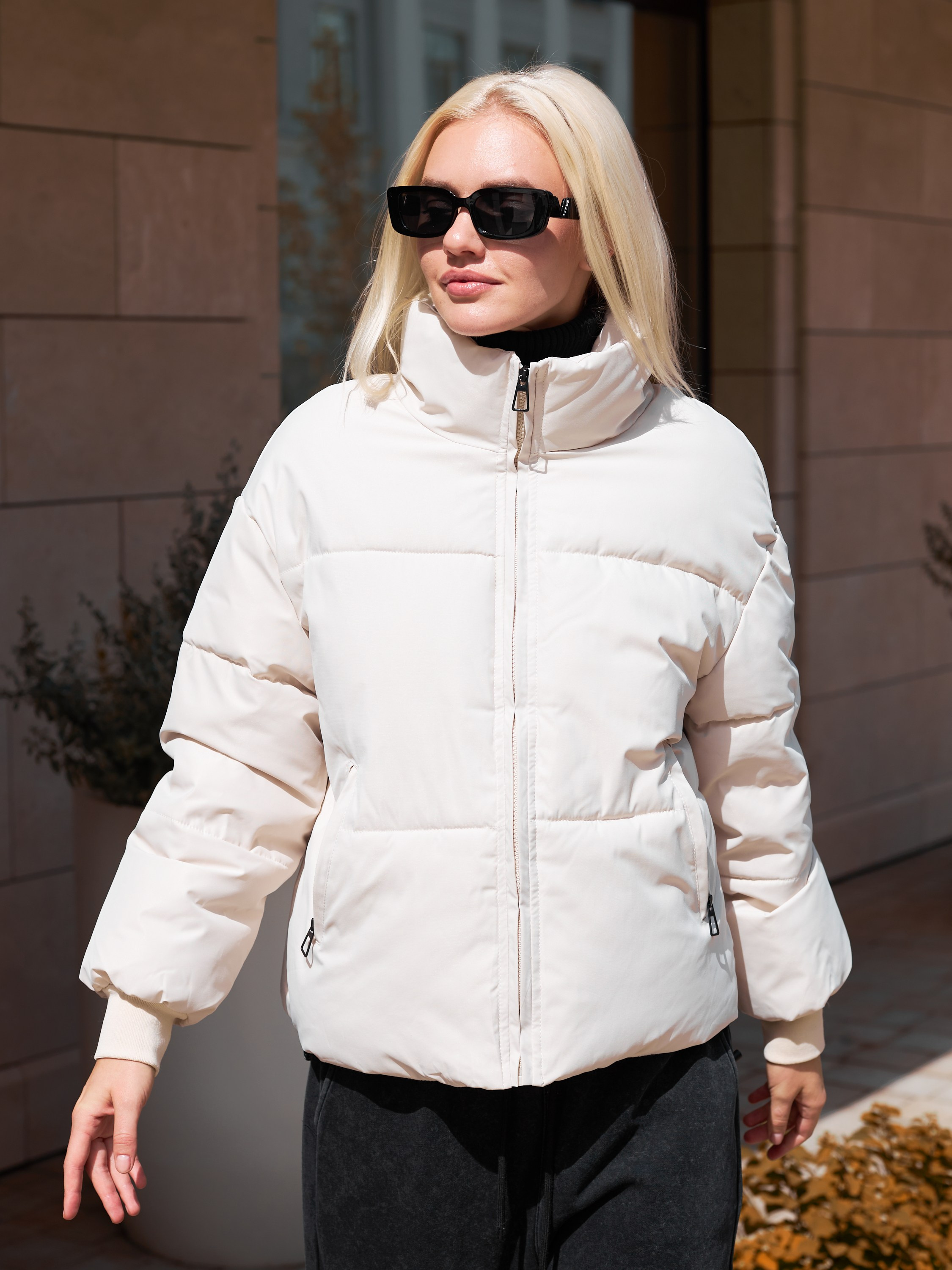 Фотосъемка курток Екатеринбург Wildberries ВБ Ozon Озон фотосессия одежды Екб заказать цена фотосъемка товара WB маркетплейс верхняя одежда. Фотограф Екатеринбург Анастасия Жерновская | Маркетплейсы и нейрофото