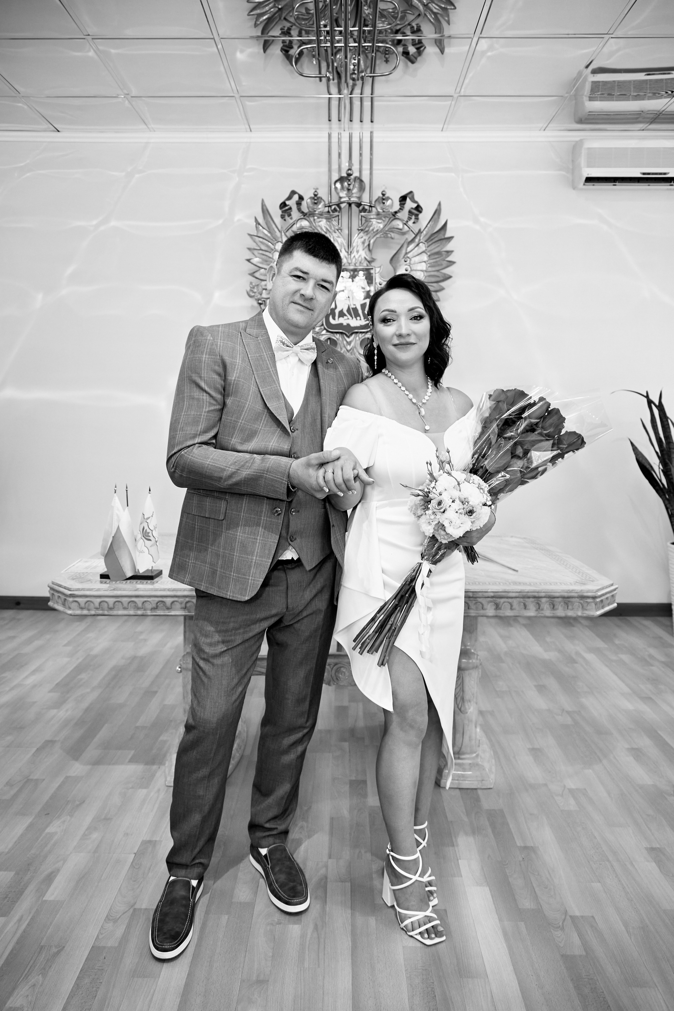 Фотосъемка в ЗАГСе, прогулка молодых, банкет