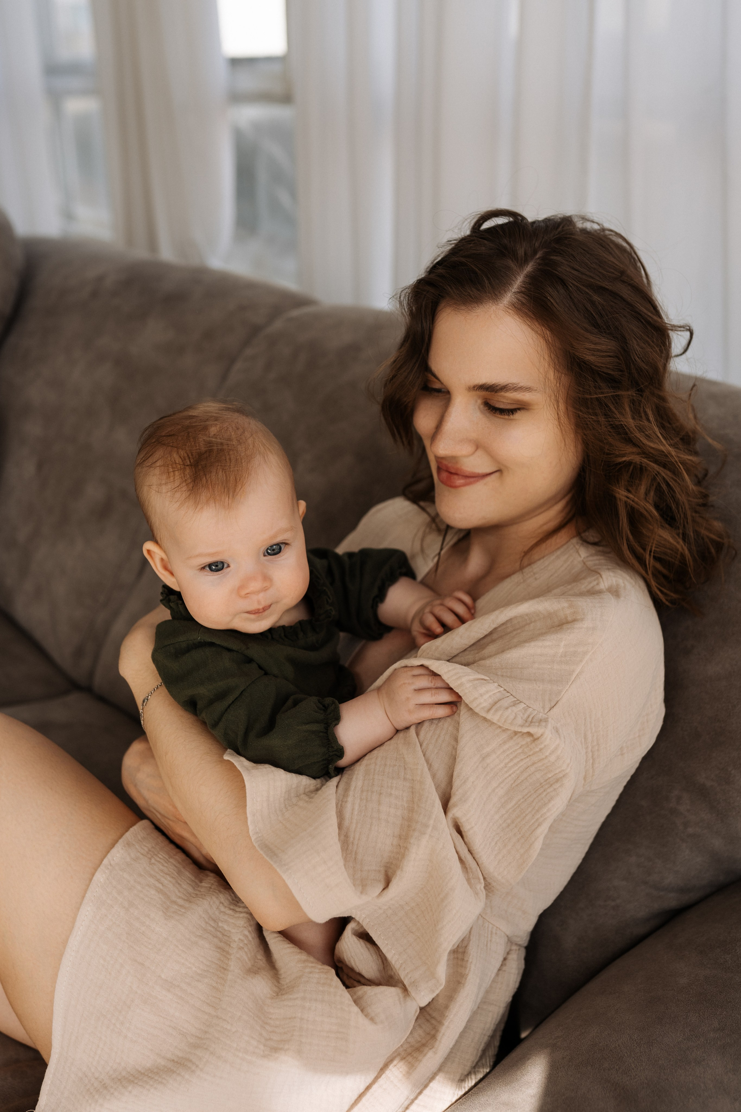 Семейная фотосессия в студии в Москве, семейный фотограф Анна Полушина. Свадебный фотограф в Москве Анна Полушина