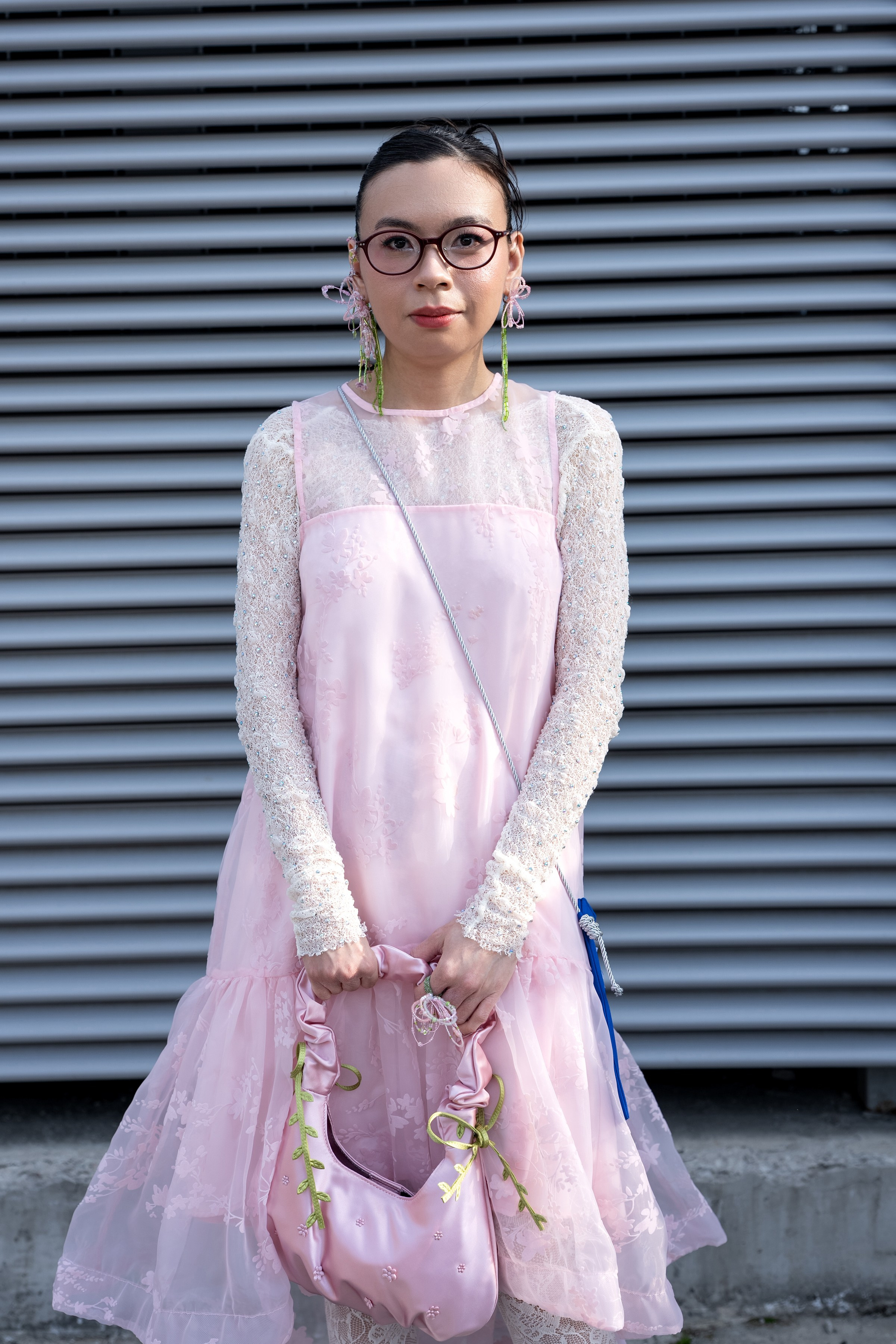 Visa Fashion Week Almaty Pre-Fall 2026 April StreetStyle Day 1. Сайт Алматинского НЮ АРТ, будуар и фэшн фотографа Дениса Карпенко