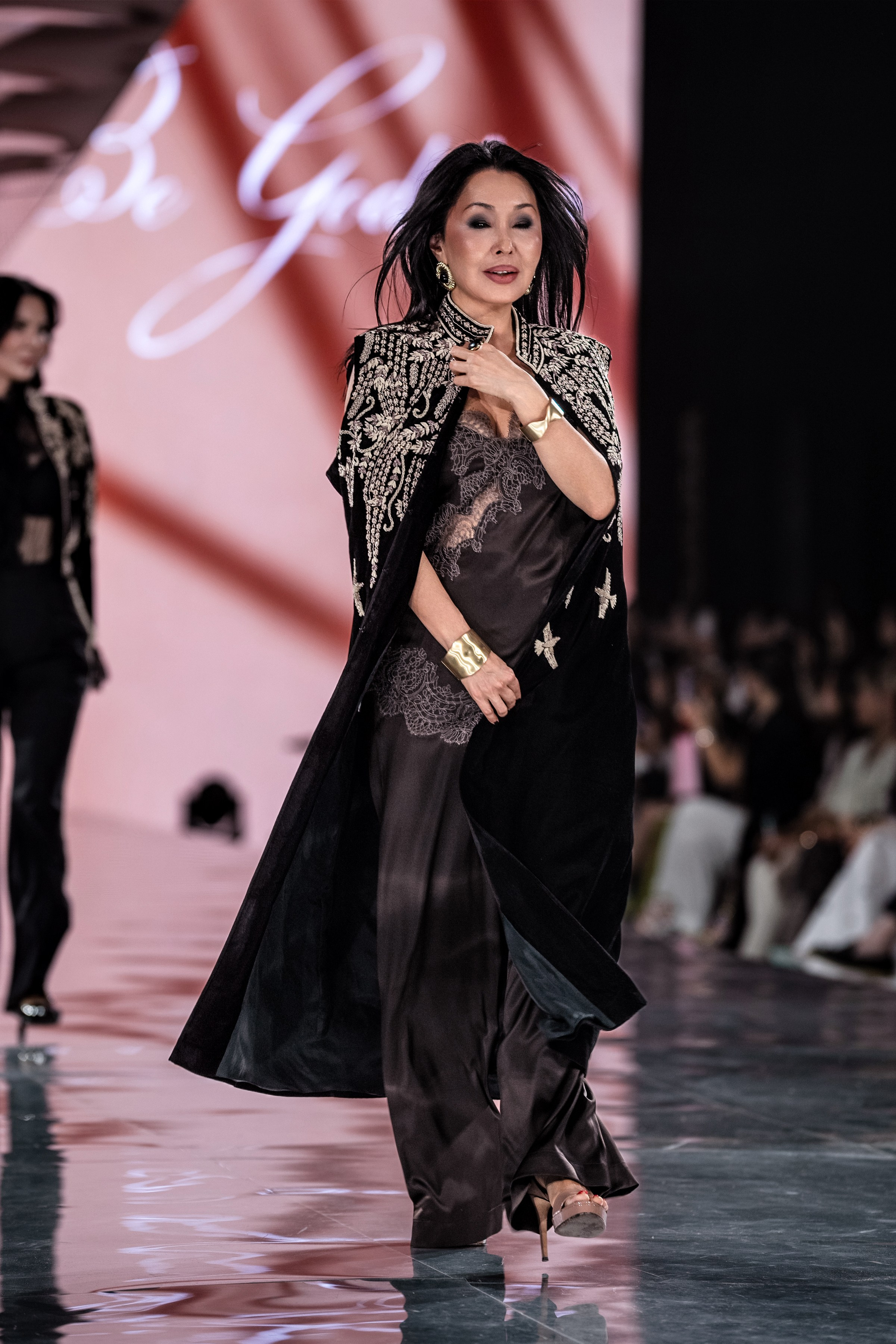 Kazakhstan Fashion Week Zardozi. Сайт Алматинского НЮ АРТ, будуар и фэшн фотографа Дениса Карпенко
