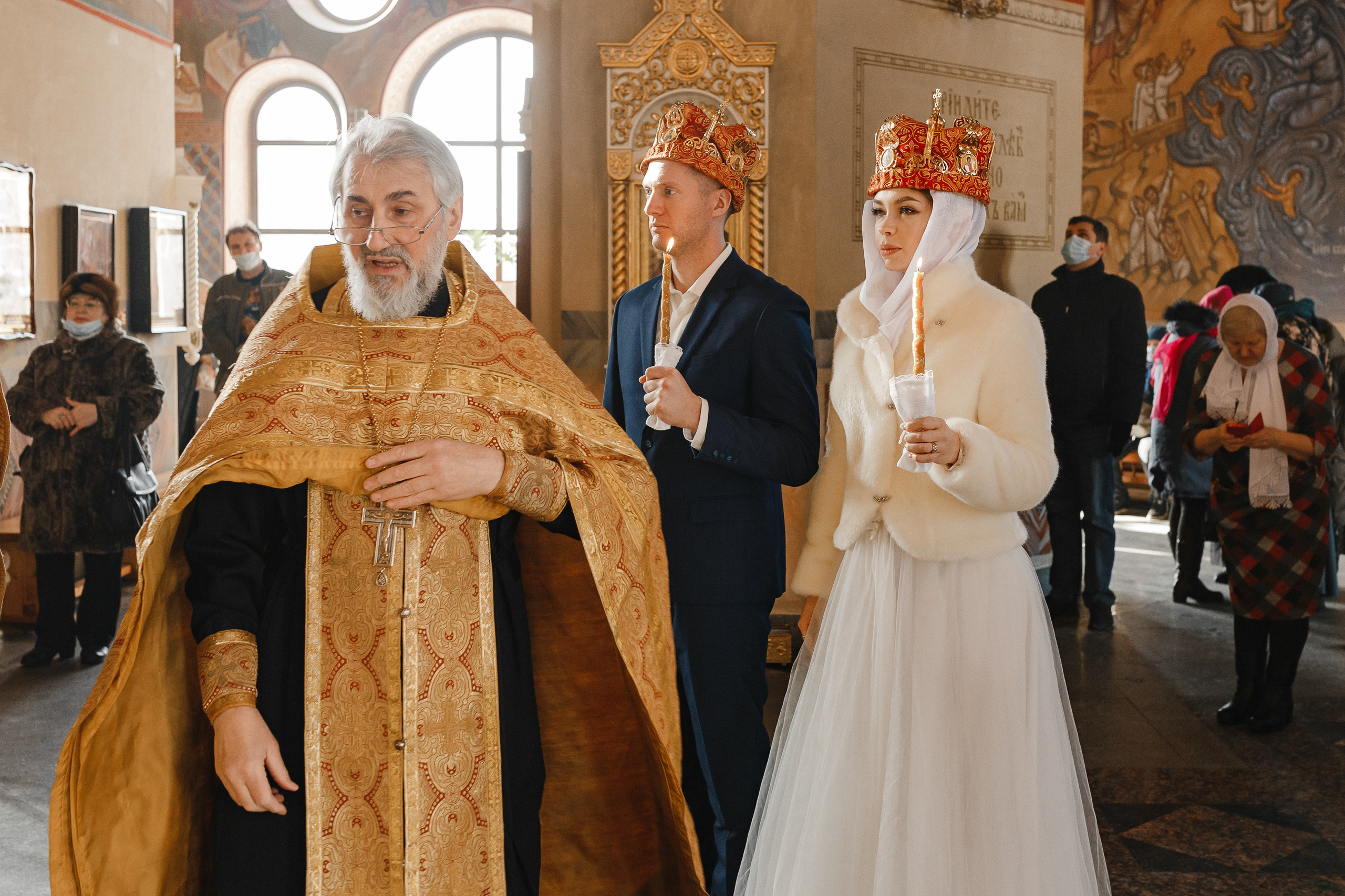 Профессиональный фотограф на таинство венчания в Москве и Московской области. Свадебный фотограф в Москве Мария Крош