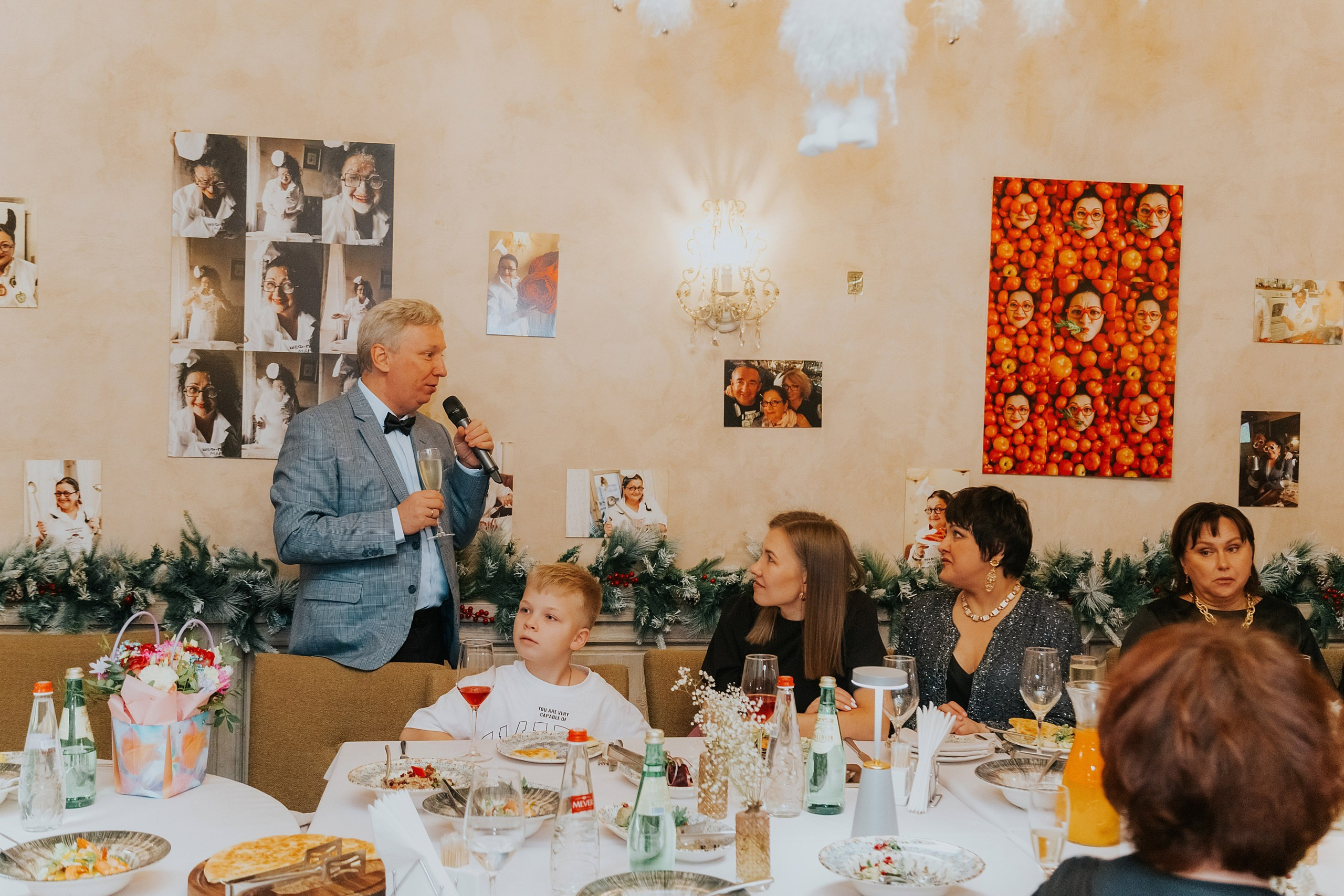 День рождения в ресторане. Семейный фотограф Любовь Саркеева