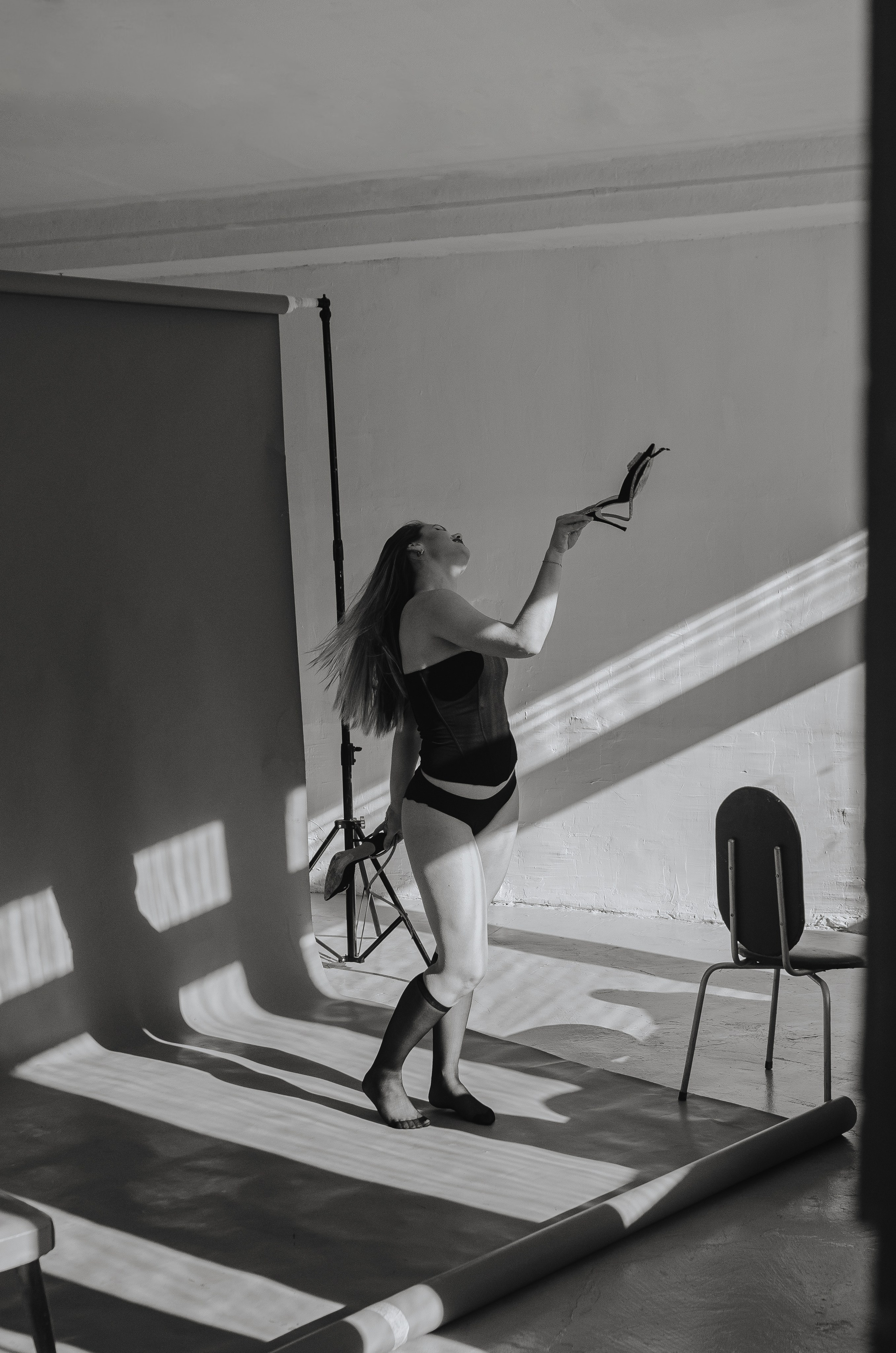 Женская фотосессия в стиле минимализм. Денисова Аля — фотограф для парных съемок и индивидуальных историй в Барнауле