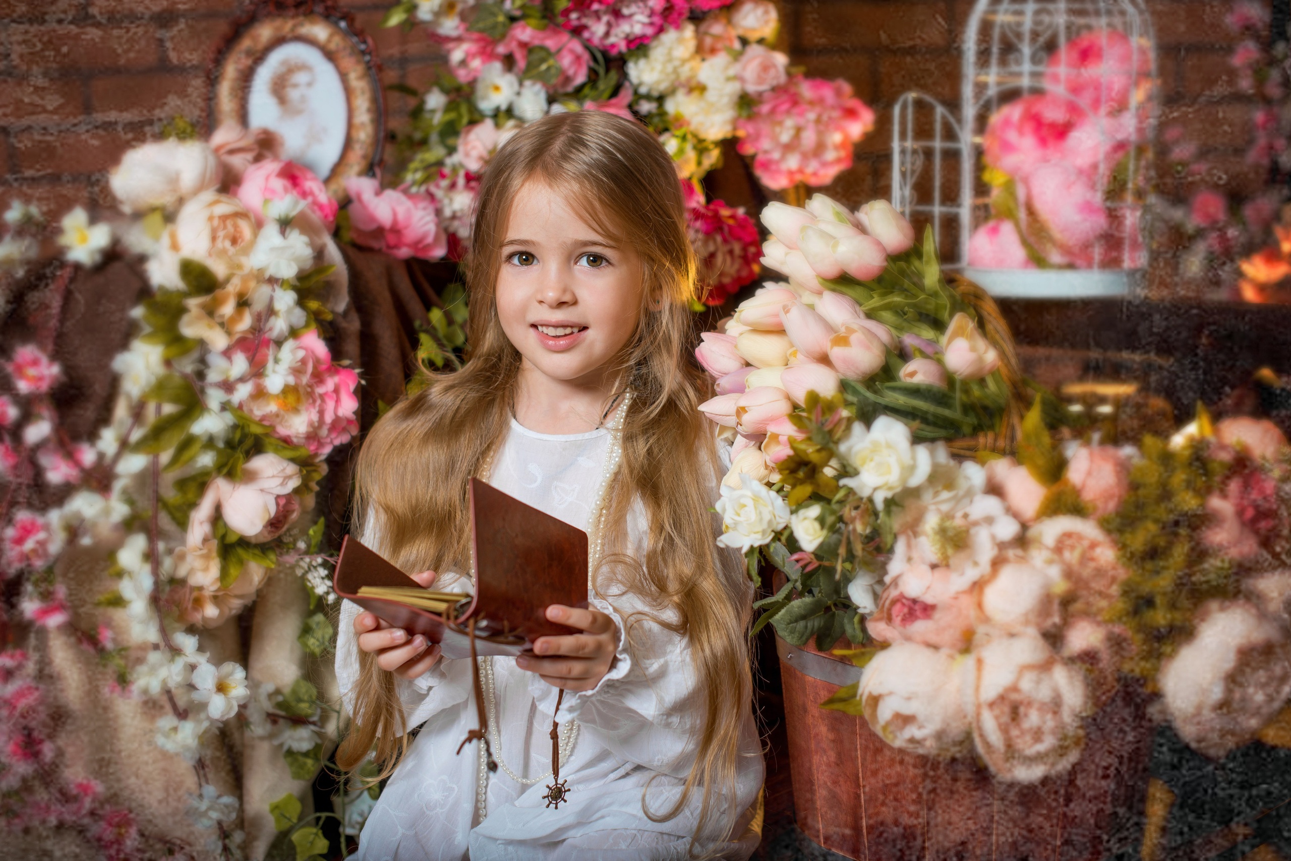 Цветочница. Татьяна Гойда портретный и семейный фотограф Ленск. Выпускные альбомы
