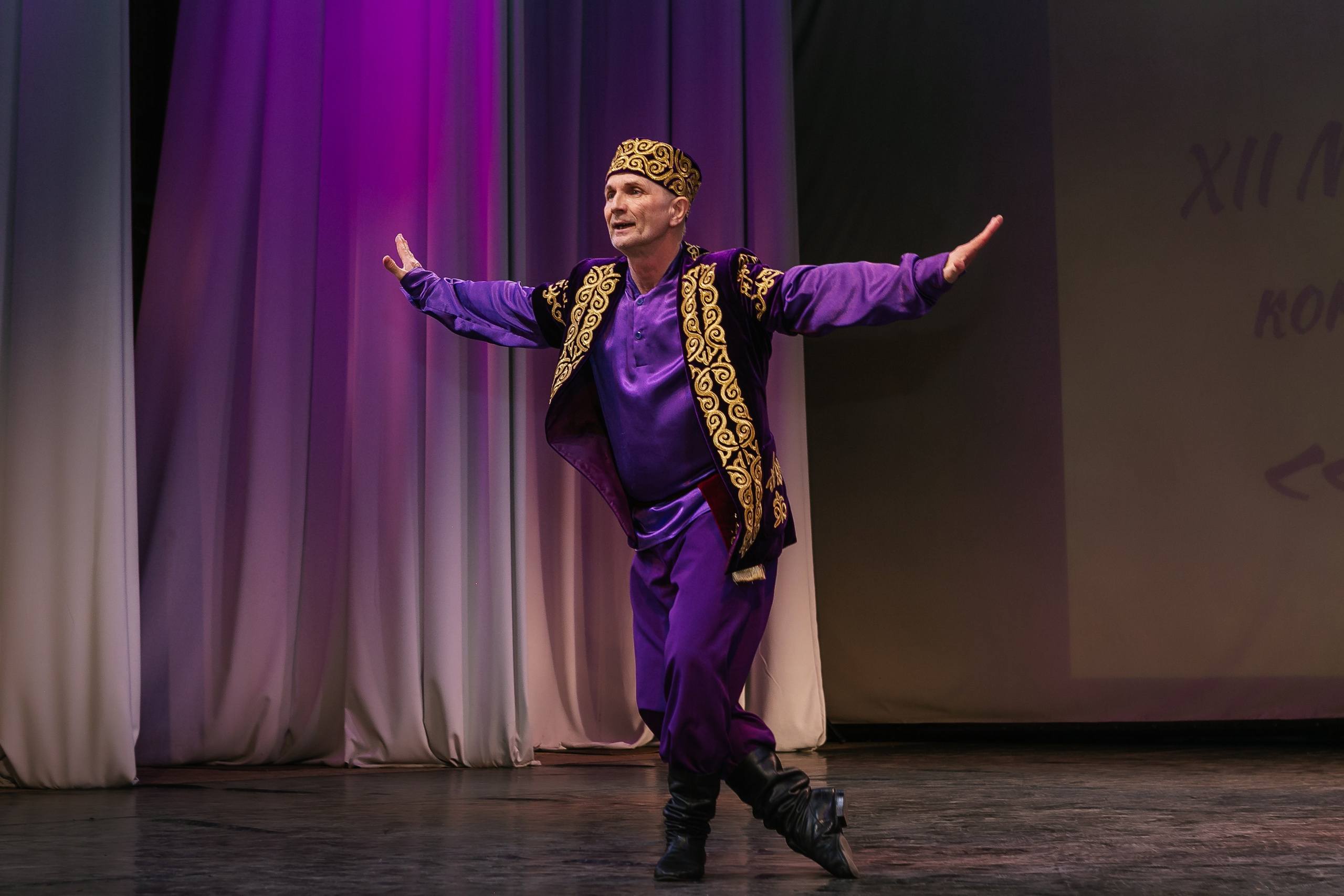 Межрегиональный фестиваль «Сибирские звезды». Контент фотограф, съемка для маркетплейсов, фуд съемка и репортажи в Новосибирске Ралия Галеева