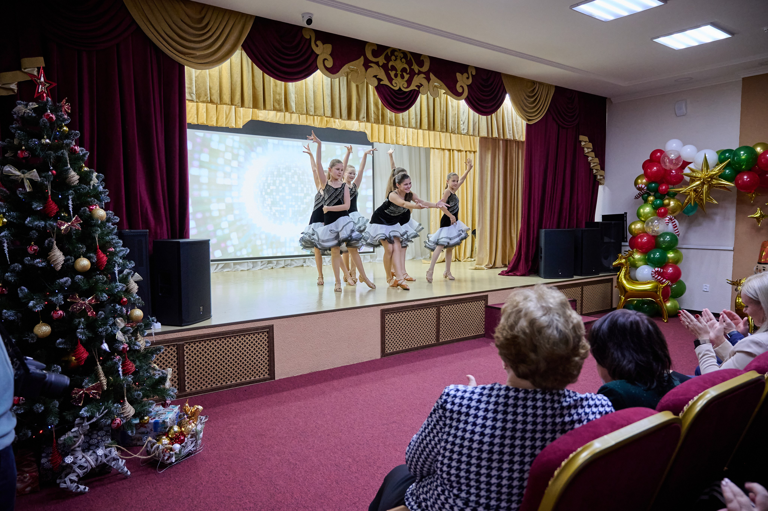 Концерт в ДК с. Виноградное. Жизнь курорта Кабардинка в фотографиях