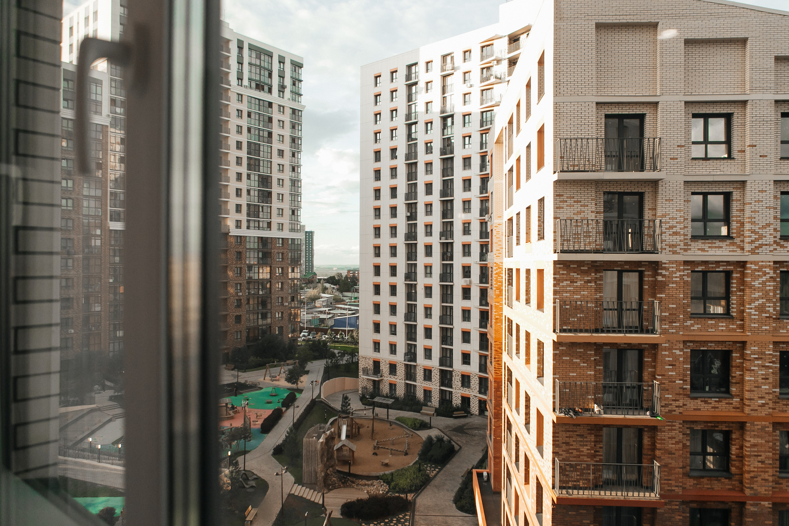 Презентация в квартал стрижи от Восток Центр Иркутск. Фотограф в Иркутске Анастасия Кись. Студийная фотосессия беременности в тканях Иркутск. Семейная фотосессия, ПОРТРЕТ «ПОКОЛЕНИЕ»