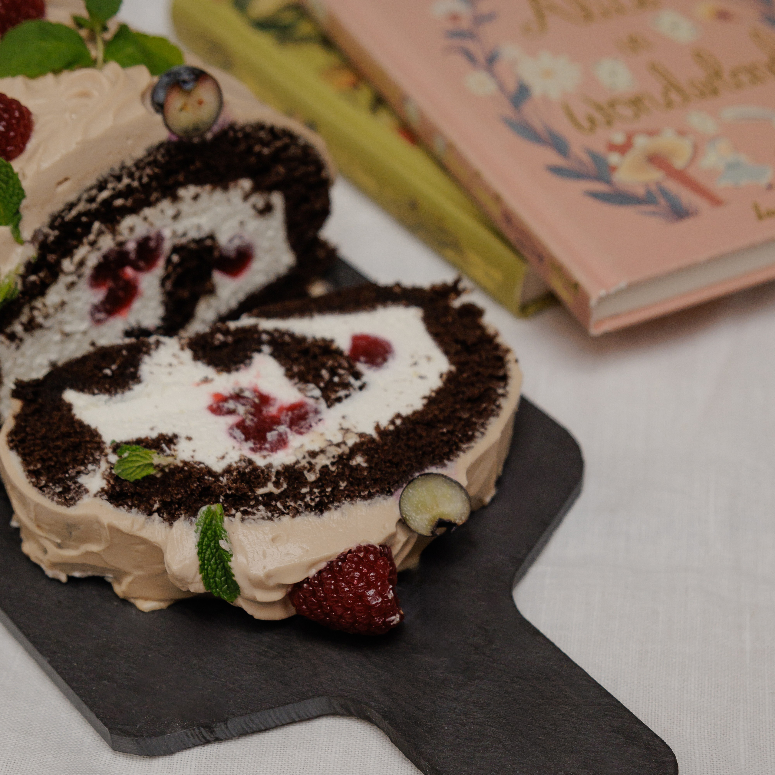 «Хрустящие страницы». Фото и видео контент за одну съемку — Веретенников Егор