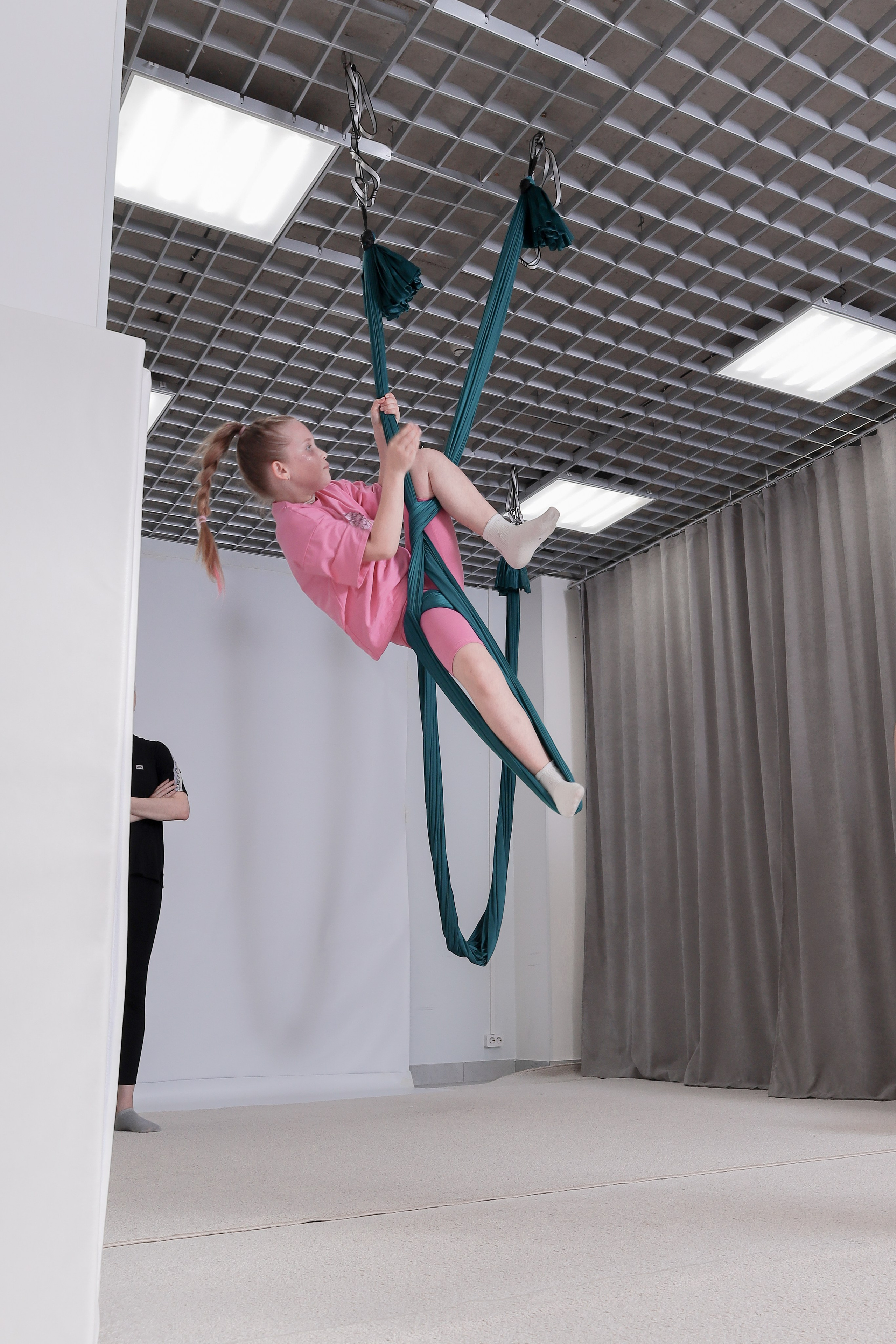 Детская аэройога. Фотограф Надршина Лилия