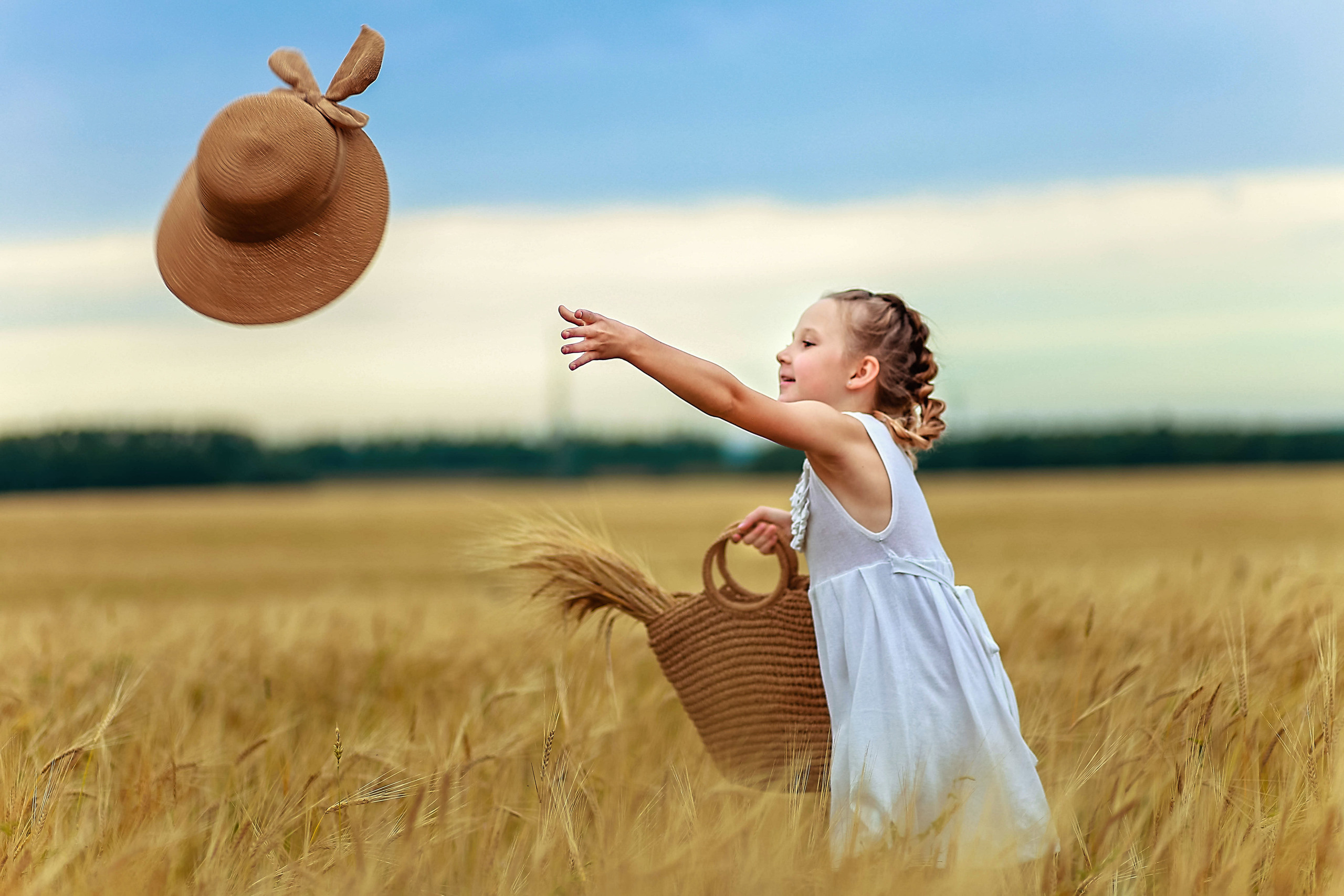 В подсолнухах и в поле пшеницы. В ожидании. Иванова Ирина Свадебный и семейный фотограф г. Уфа