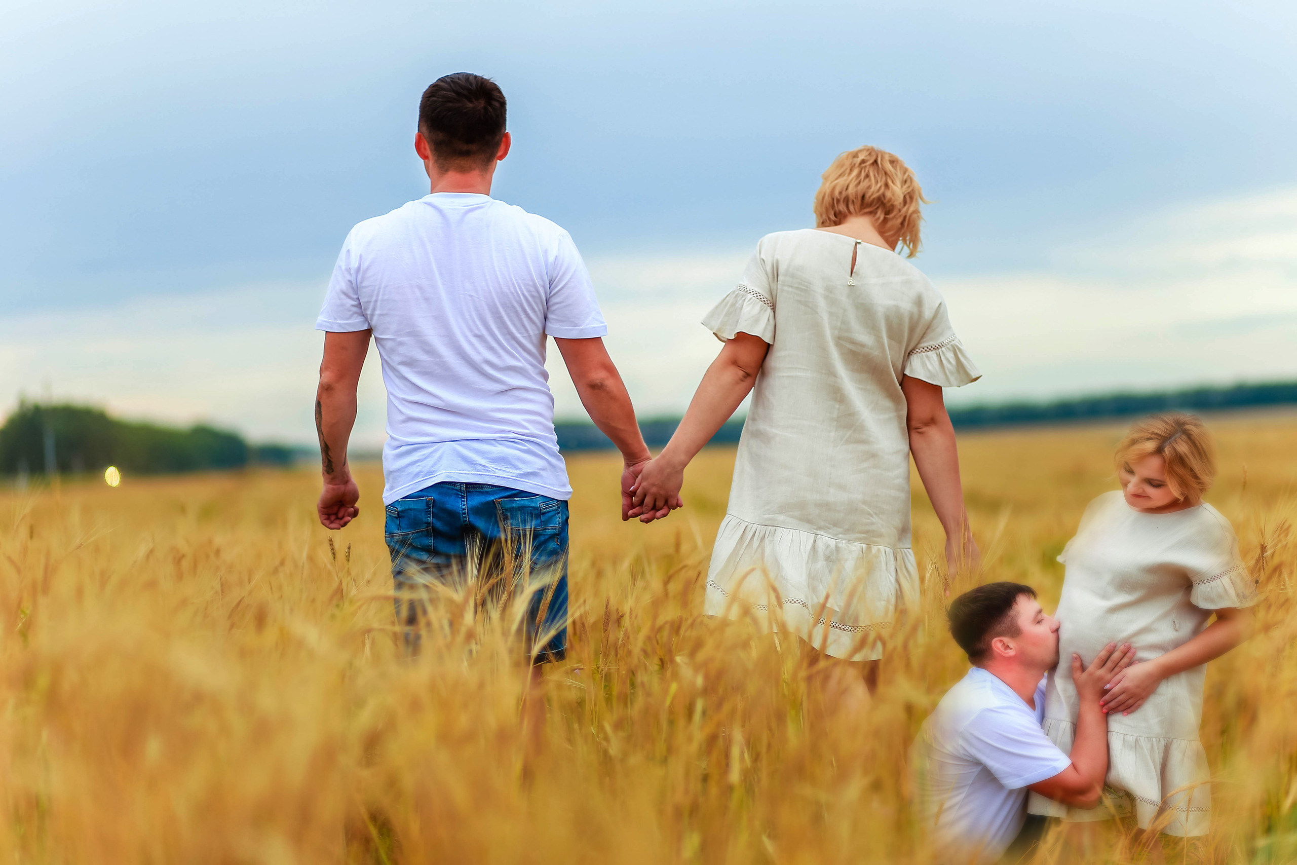 В подсолнухах и в поле пшеницы. В ожидании. Иванова Ирина Свадебный и семейный фотограф г. Уфа