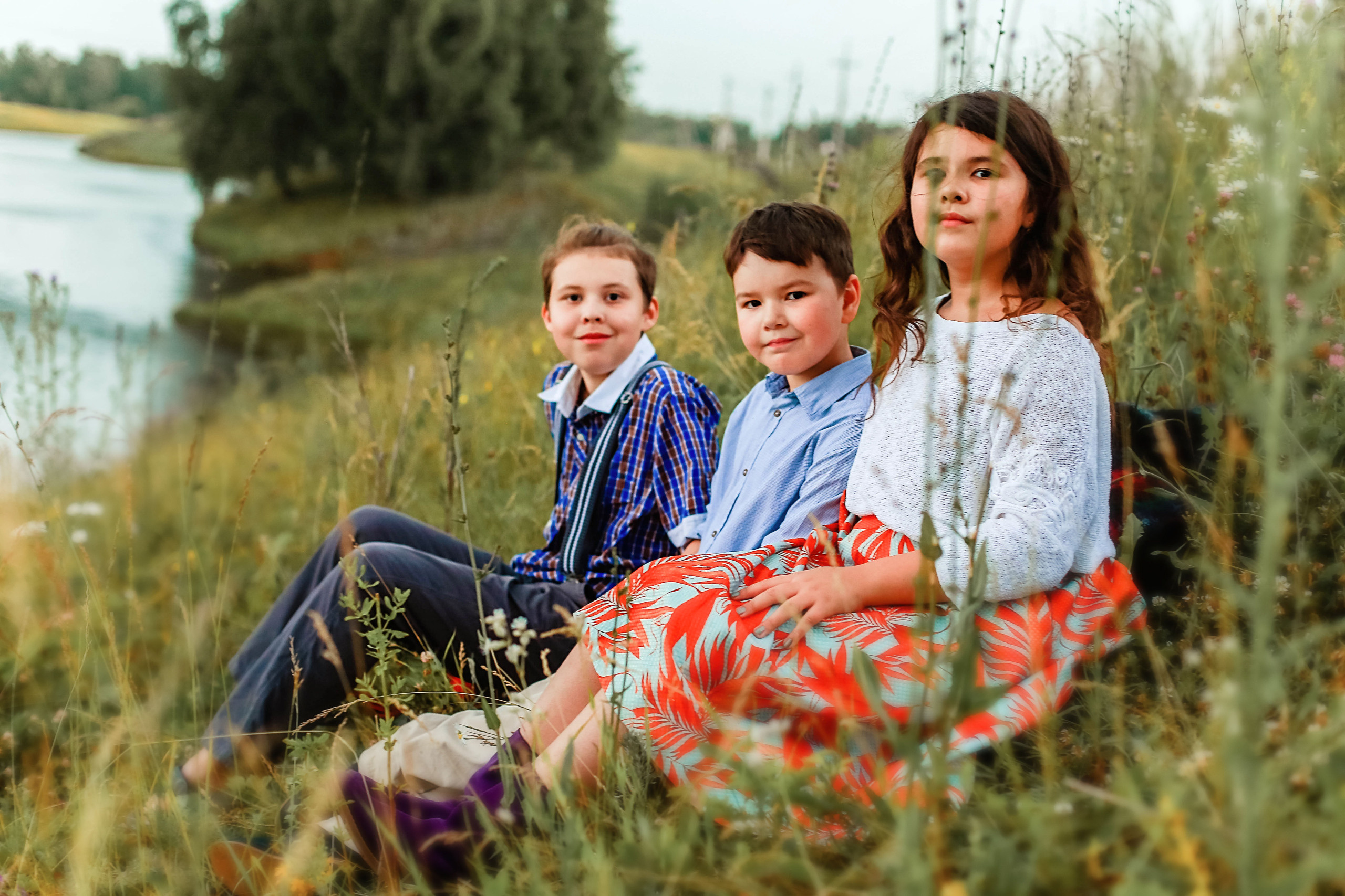 Кормление верблюдов. Семейная съемка. Иванова Ирина Свадебный и семейный фотограф г. Уфа