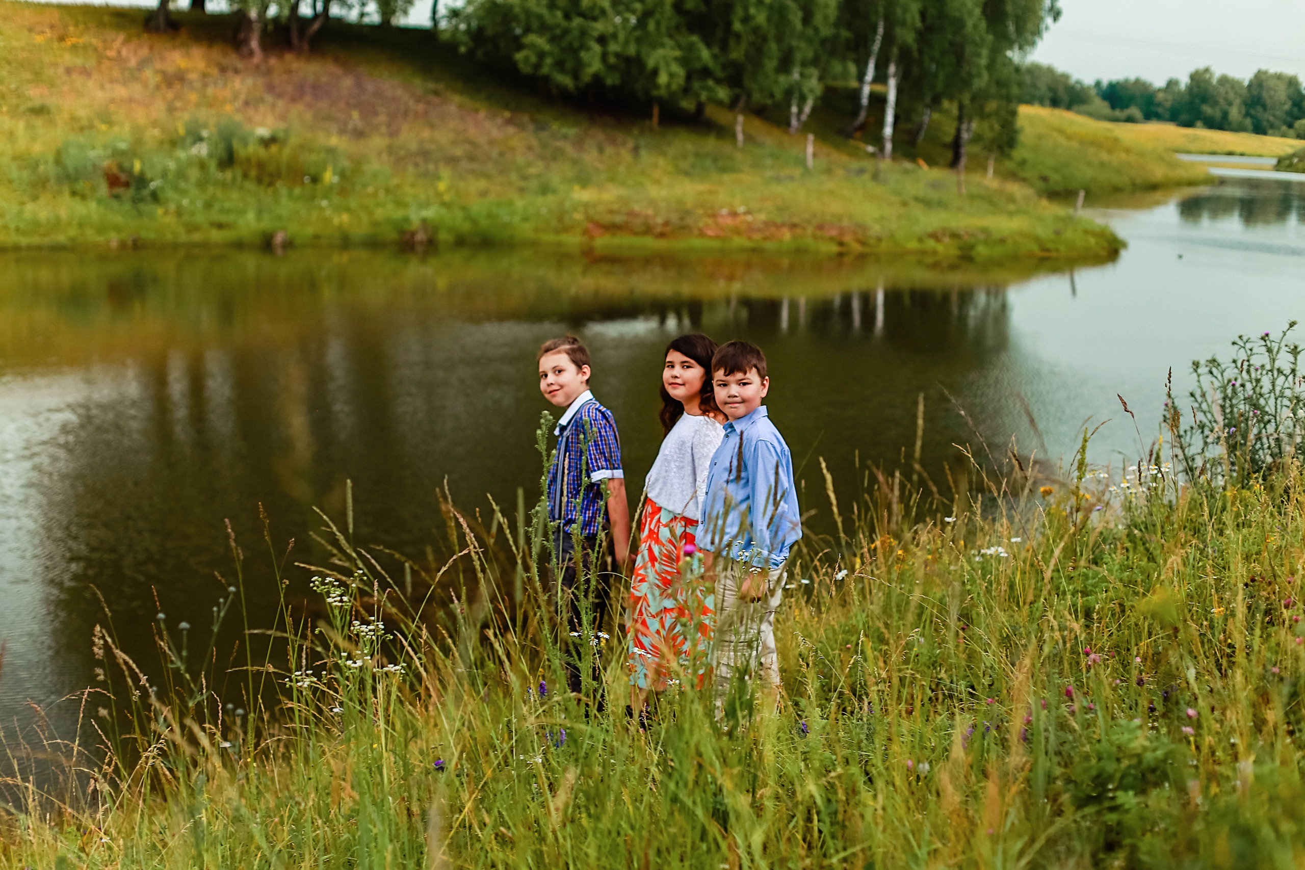 Кормление верблюдов. Семейная съемка. Иванова Ирина Свадебный и семейный фотограф г. Уфа