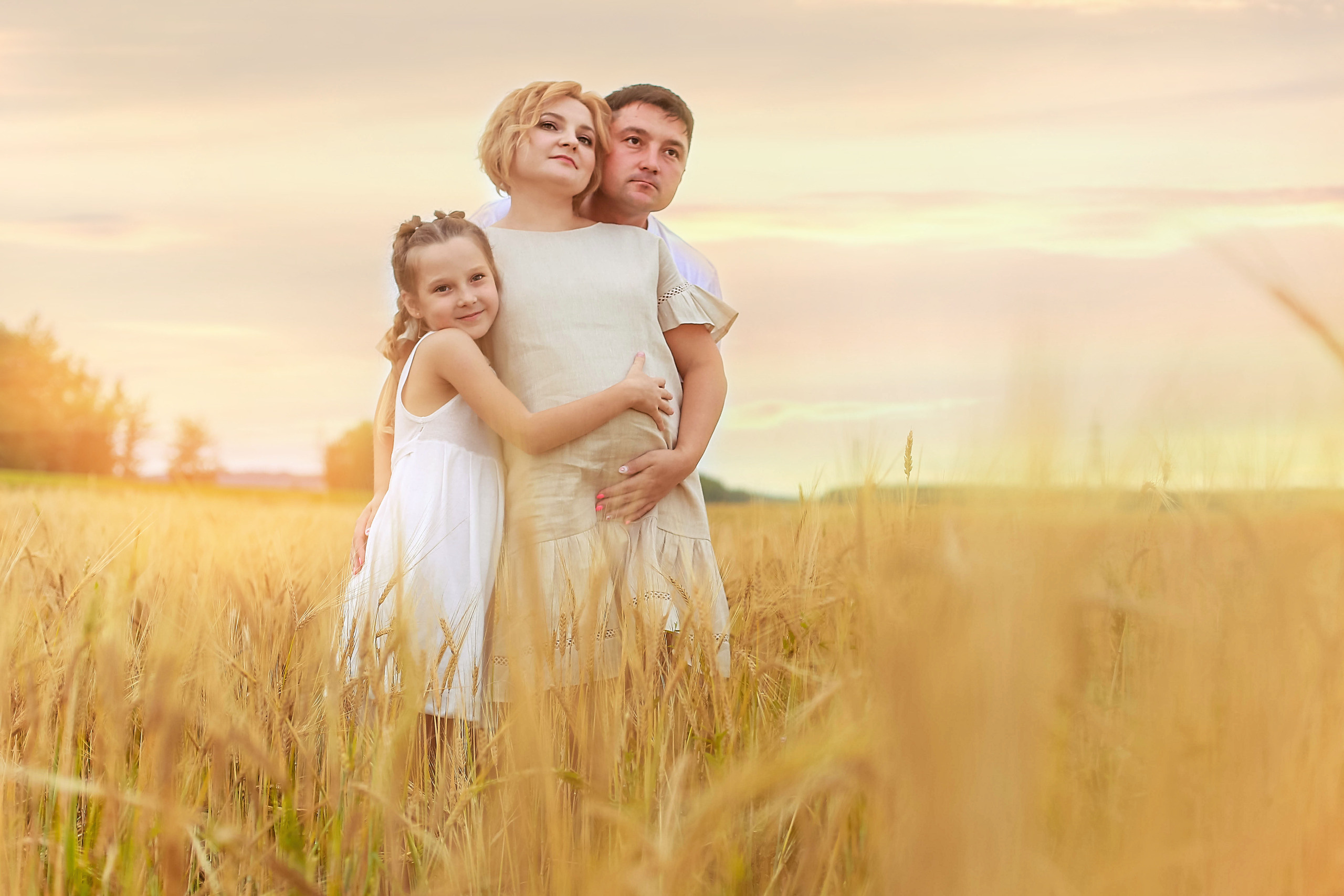 В подсолнухах и в поле пшеницы. В ожидании. Иванова Ирина Свадебный и семейный фотограф г. Уфа