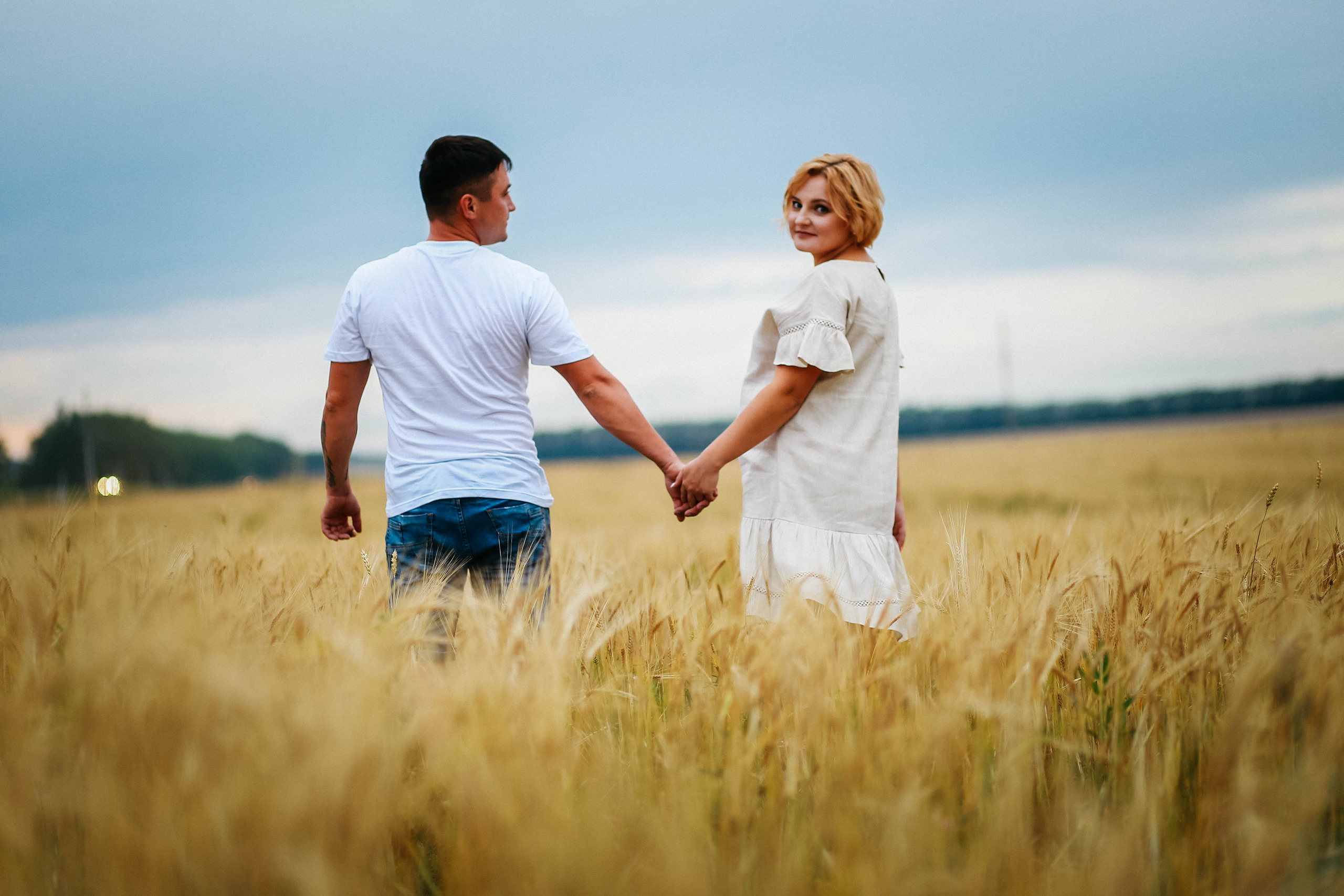 В подсолнухах и в поле пшеницы. В ожидании. Иванова Ирина Свадебный и семейный фотограф г. Уфа