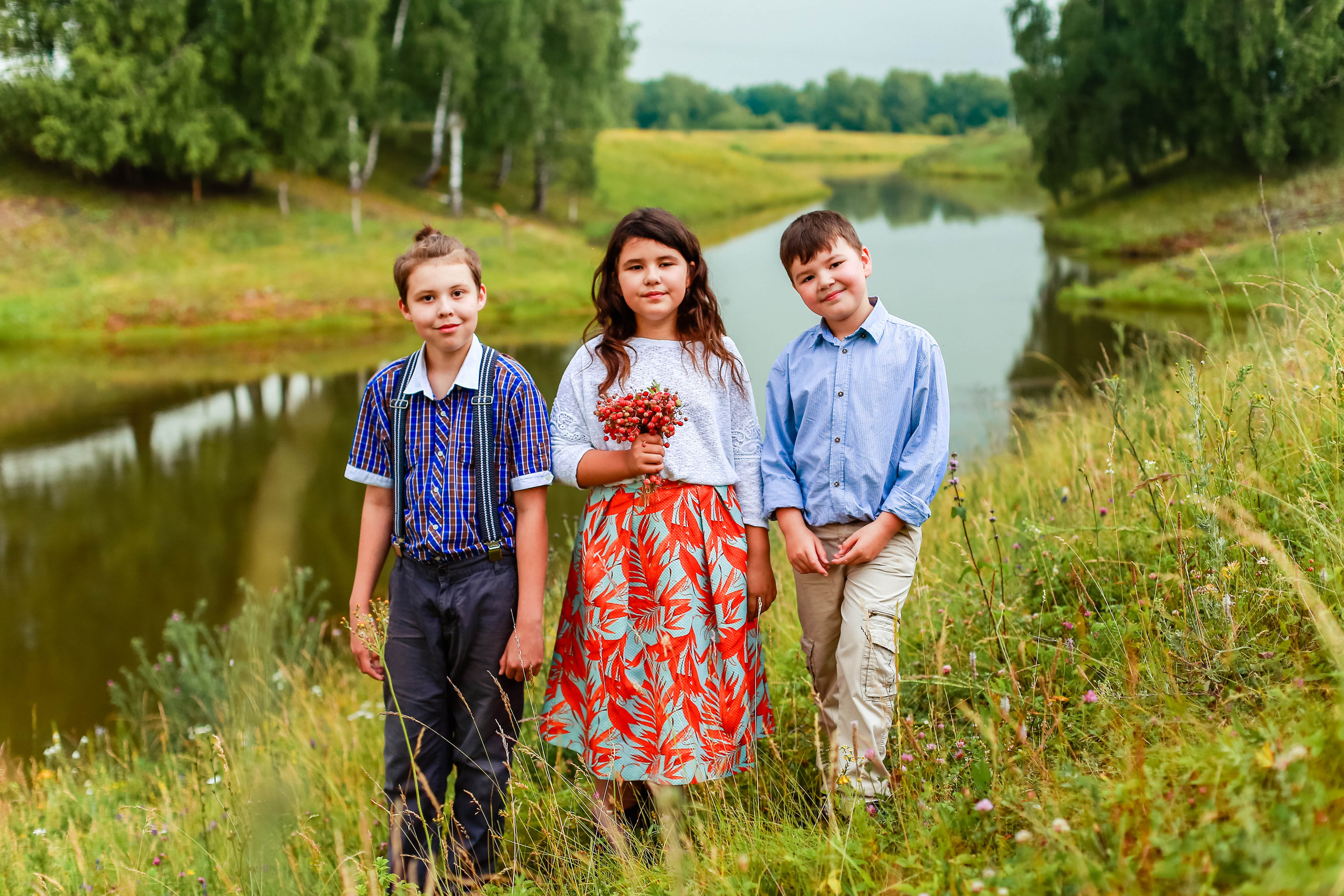 Кормление верблюдов. Семейная съемка. Иванова Ирина Свадебный и семейный фотограф г. Уфа