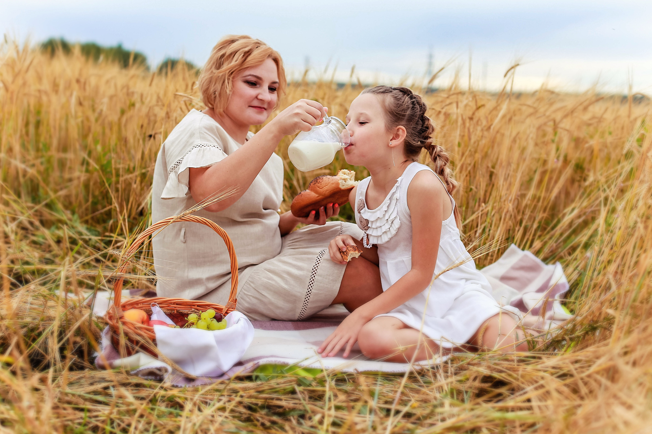 В подсолнухах и в поле пшеницы. В ожидании. Иванова Ирина Свадебный и семейный фотограф г. Уфа