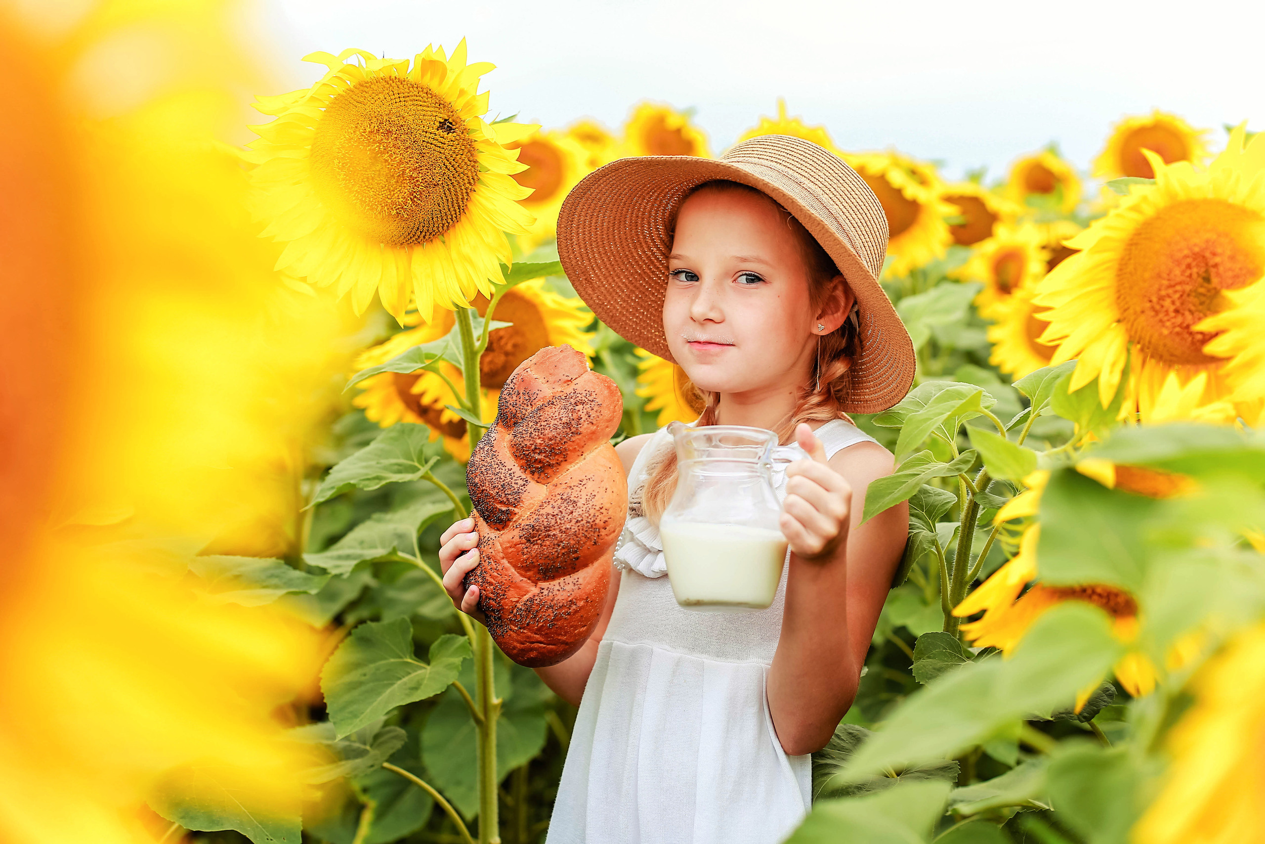 В подсолнухах и в поле пшеницы. В ожидании. Иванова Ирина Свадебный и семейный фотограф г. Уфа