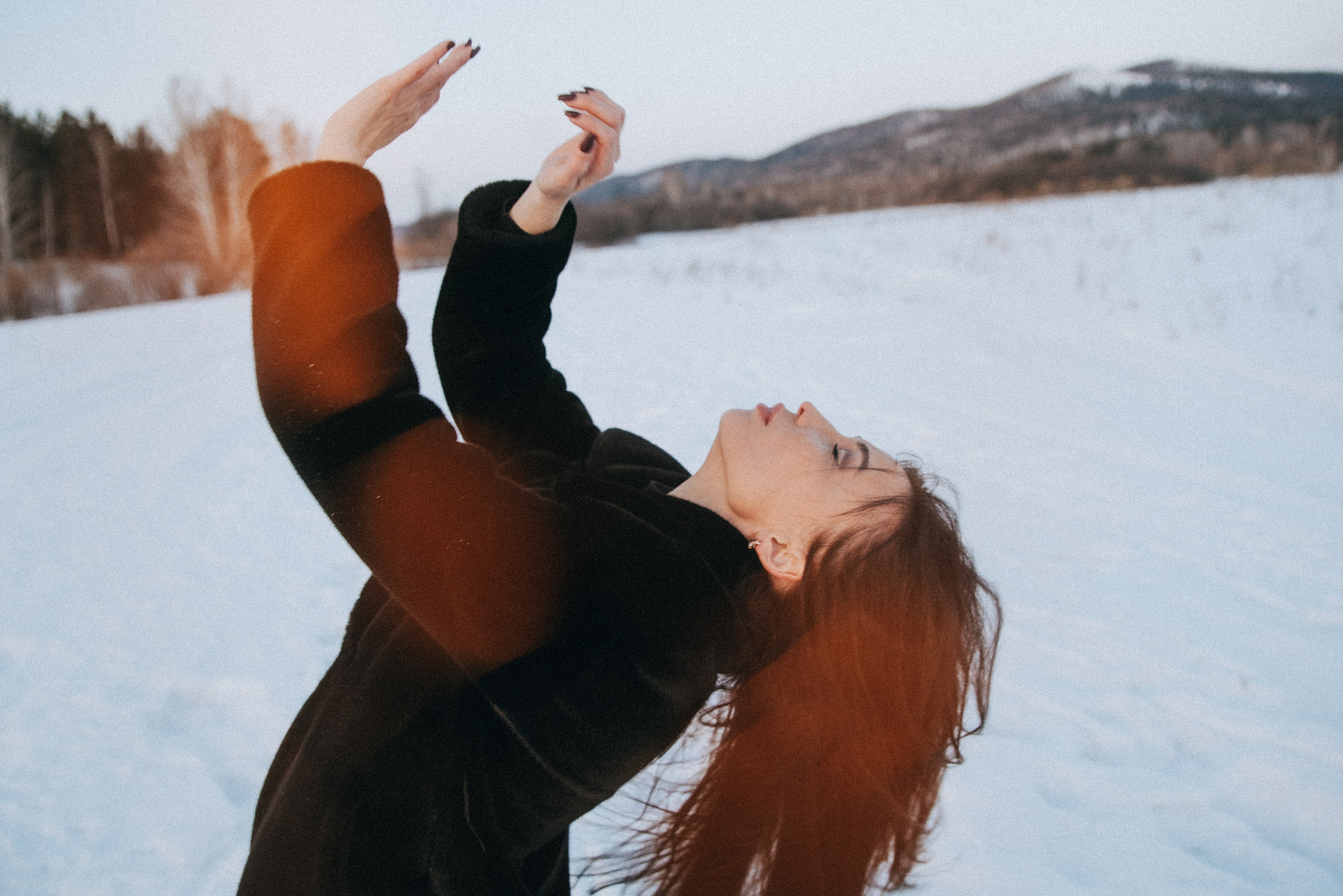 Фотосессия с красным ковром на снегу. Семейный фотограф в Миассе Ольга Широковская