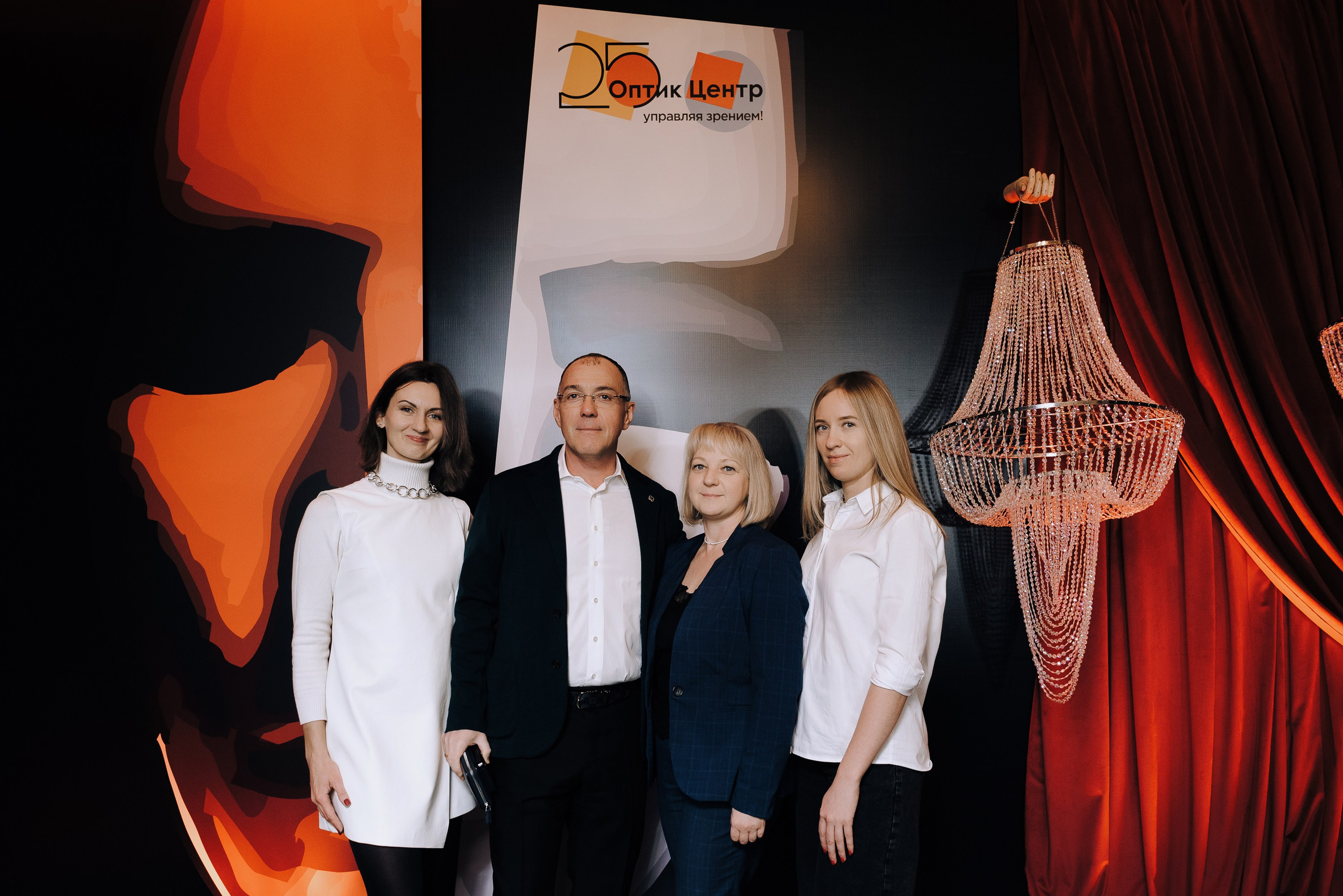 СПЕКТАКЛЬ «ВОЛШЕБНЫЕ ОЧКИ» ОПТИК-ЦЕНТР. Репортажный фотограф Зуев Роман г. Челябинск