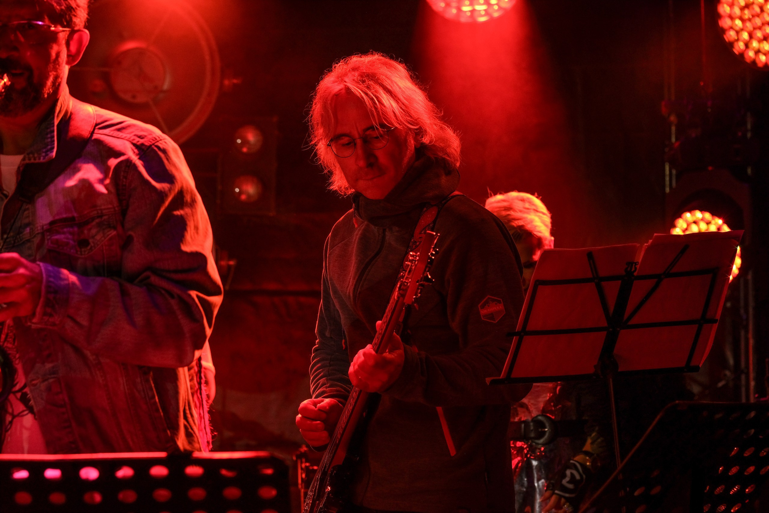 Фотосъёмка репортаж выступления группы АТЛАНТЫ. Любовь Потапова