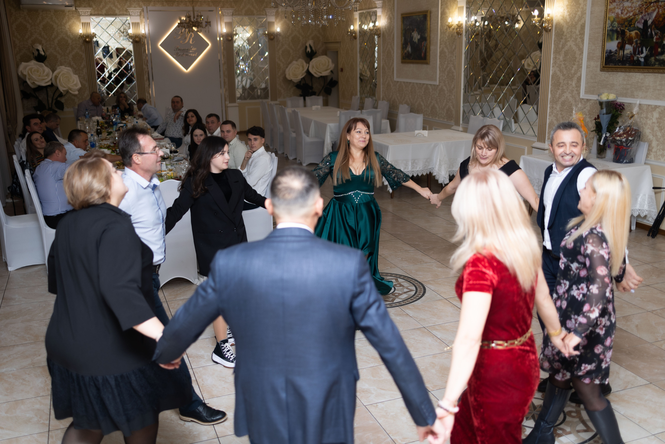 День рождения ресторан «Басарабия». Семейный, индивидуальный фотограф в Москве Ангели Марина