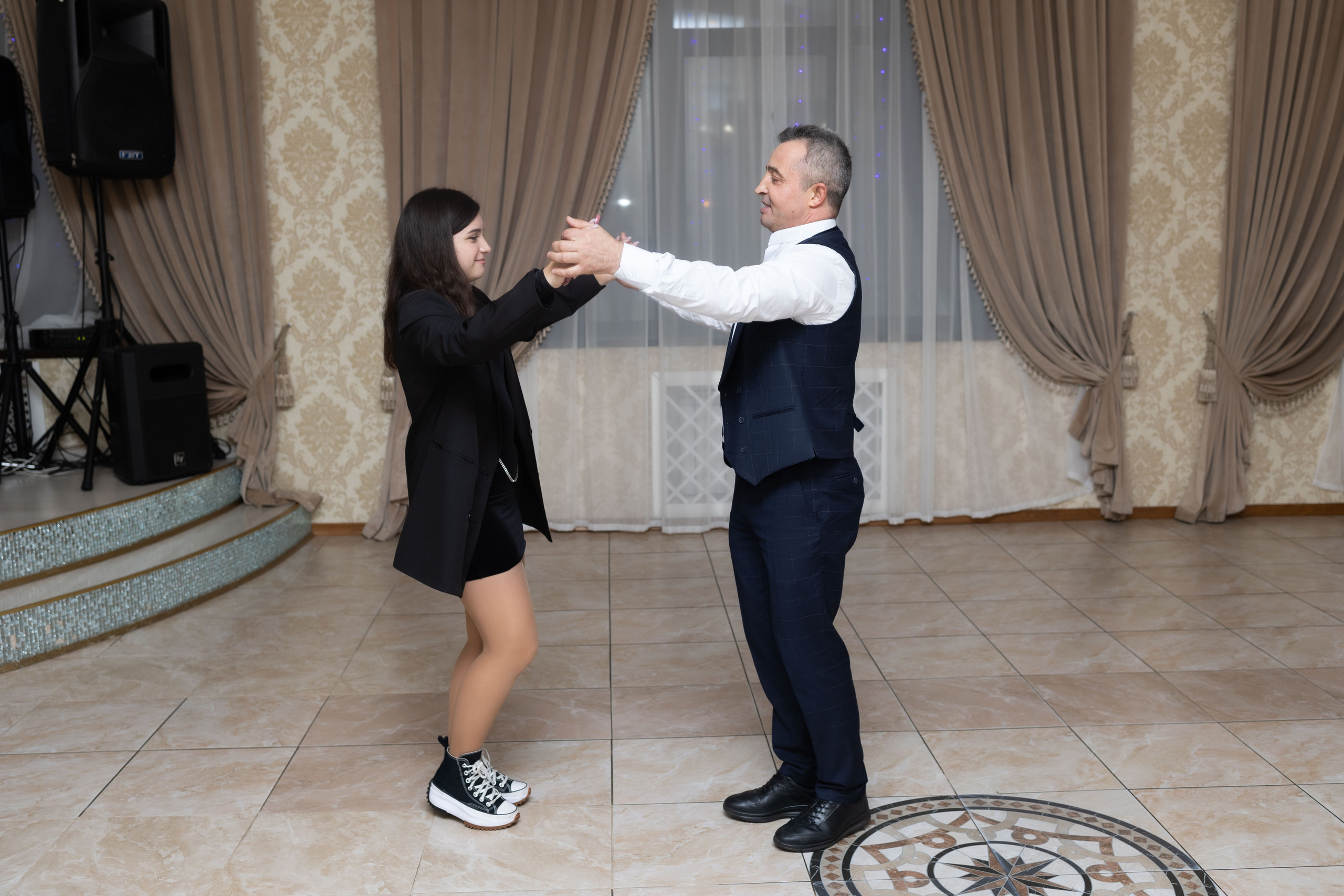 День рождения ресторан «Басарабия». Семейный, индивидуальный фотограф в Москве Ангели Марина