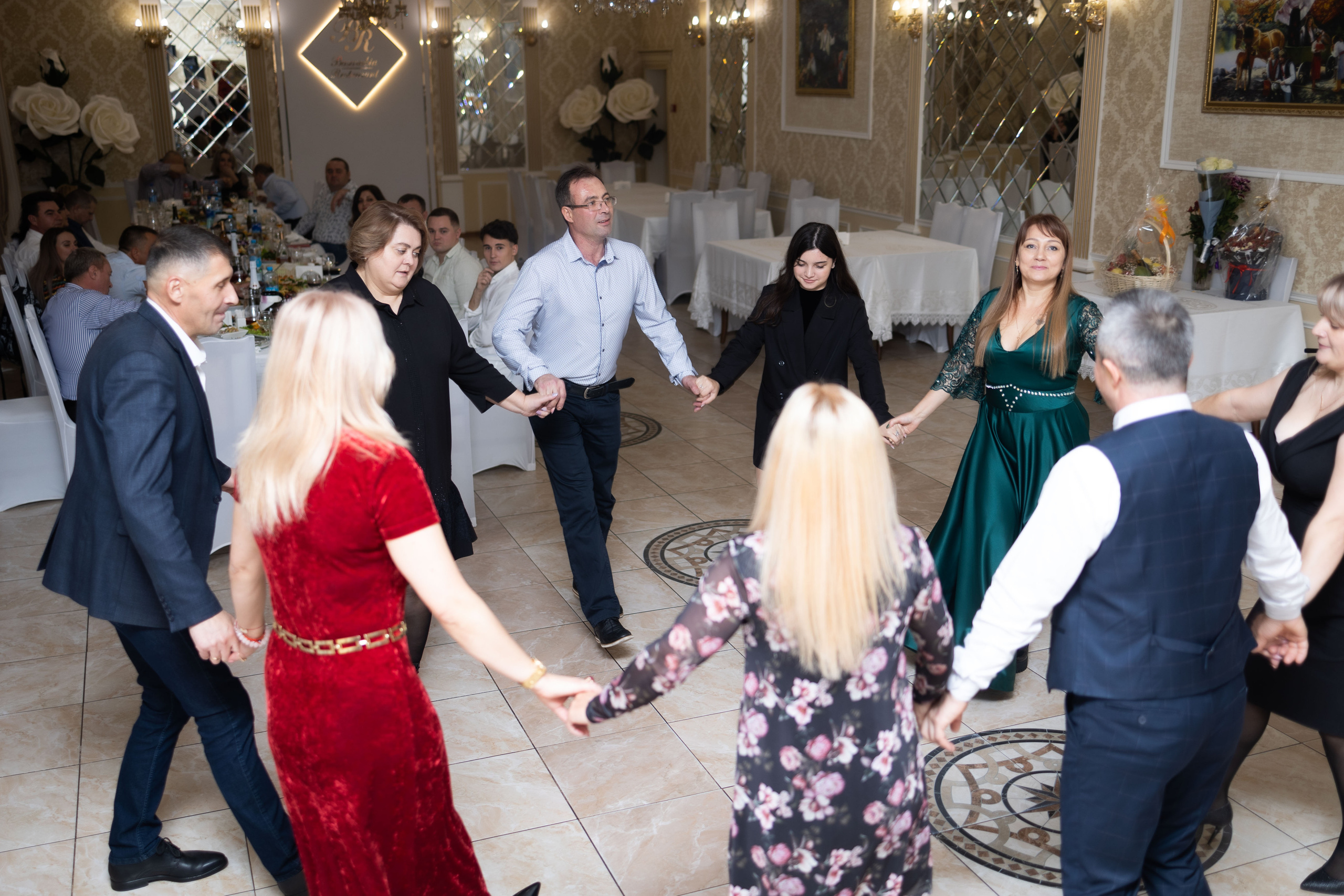 День рождения ресторан «Басарабия». Семейный, индивидуальный фотограф в Москве Ангели Марина