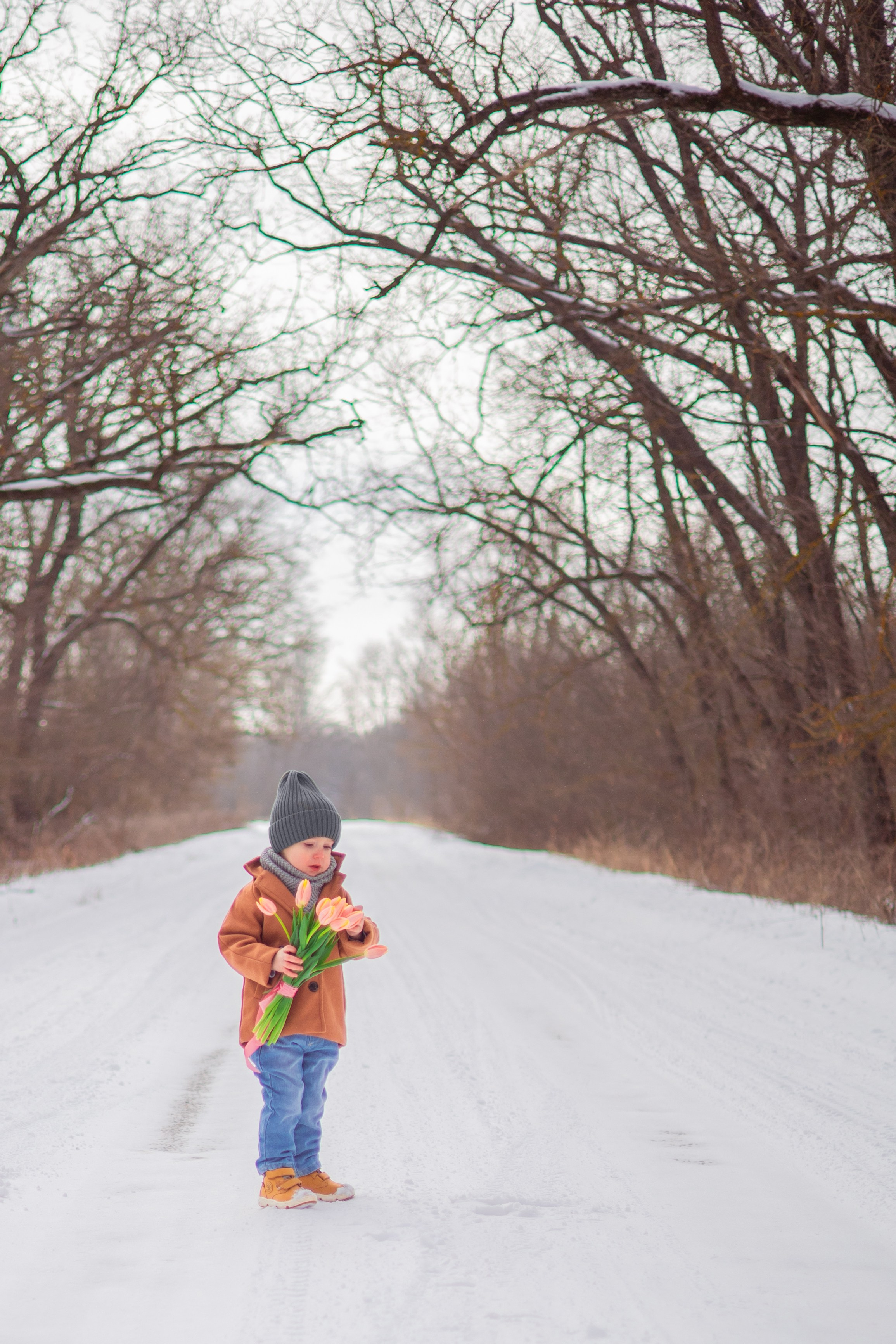Даня и Поля тюльпаны. Семейный и детский фотограф в Михайловке Татьяна Лестьева