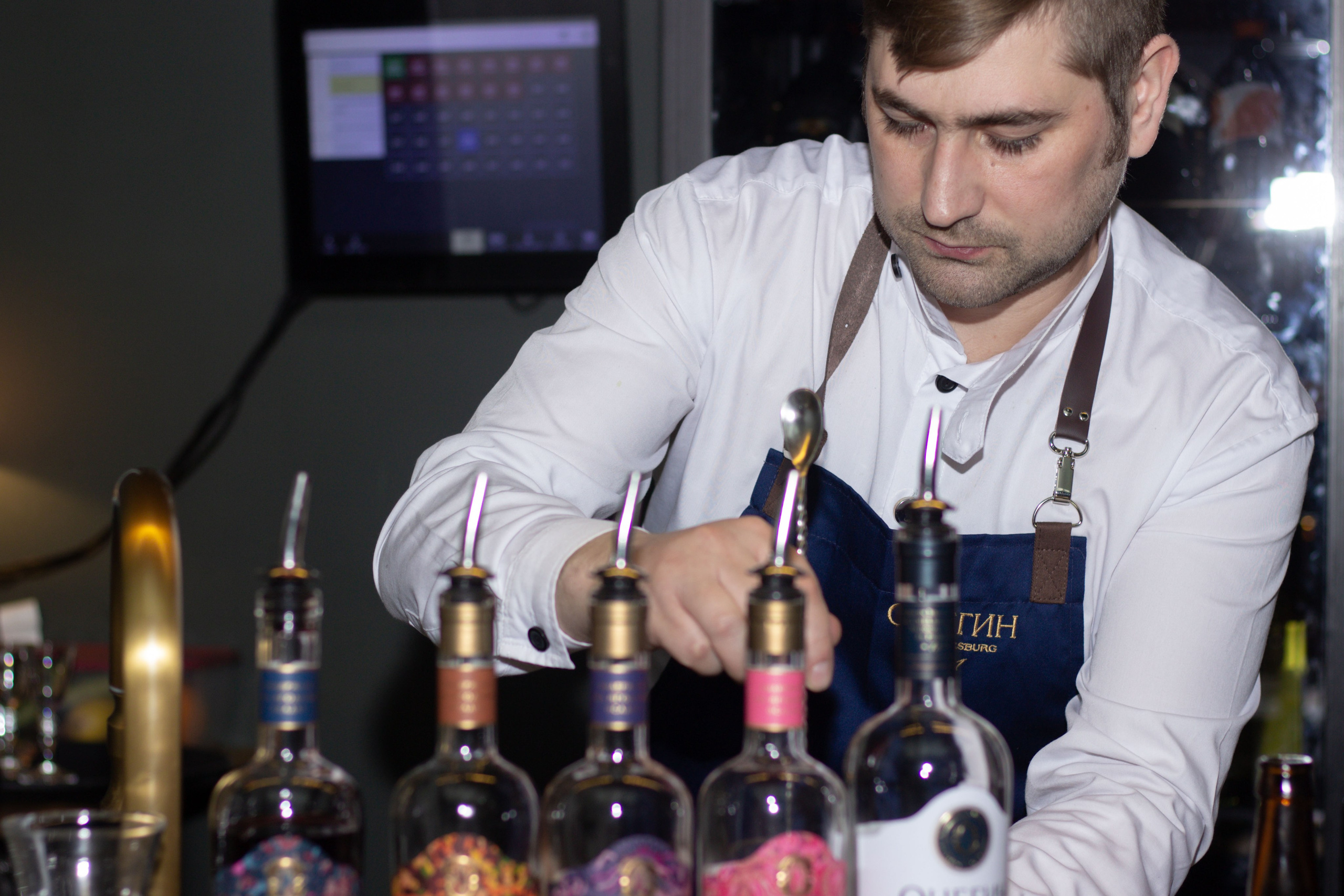 Саша Алмазова | Кабаре ШУМ. Юля Мурашова портретный и документальный фотограф