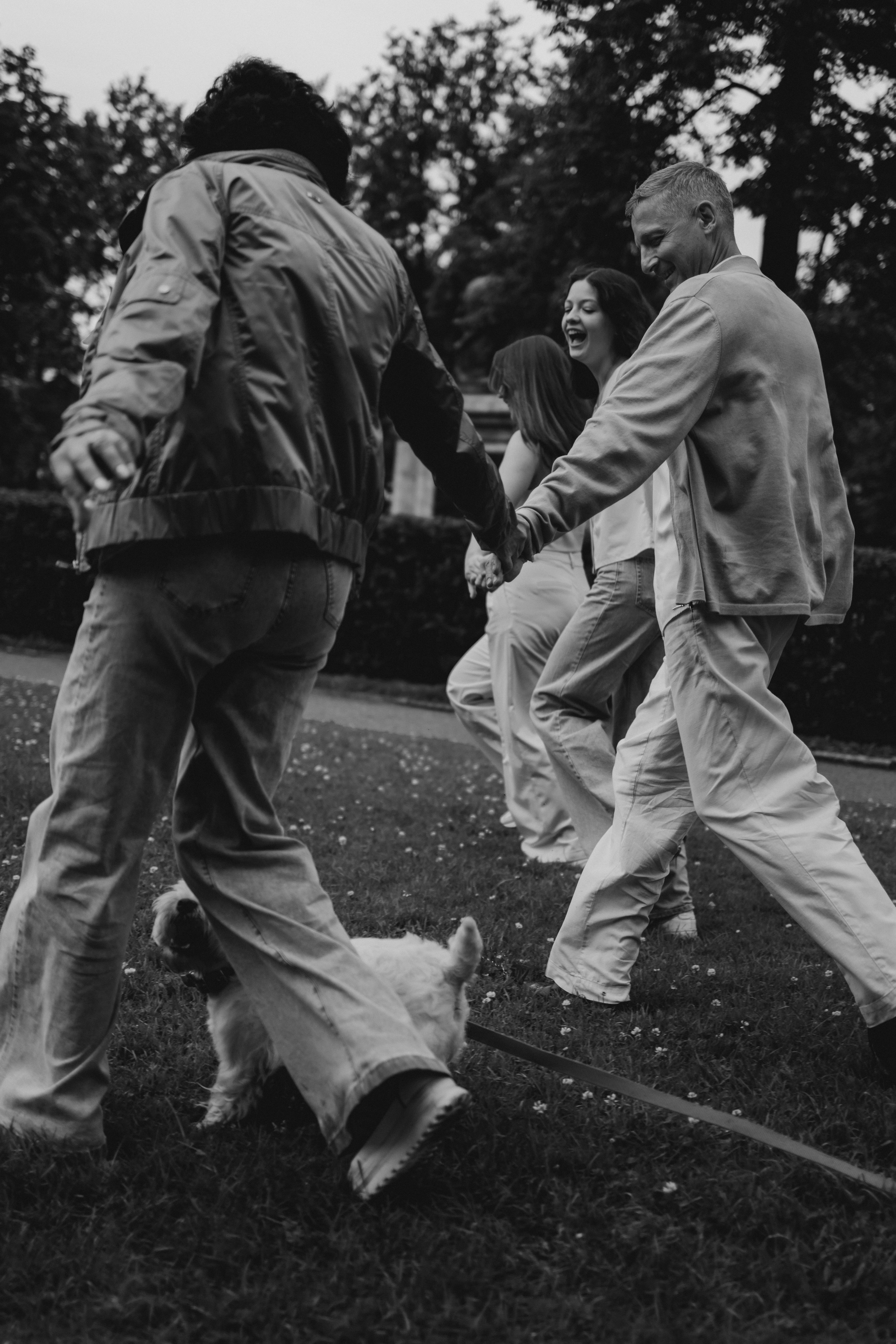 Моника, Мишель, Юлия, Дмитрий и песик Беня. Семейный, домашний, ньюборн фотограф Москва Цветкова Елизавета