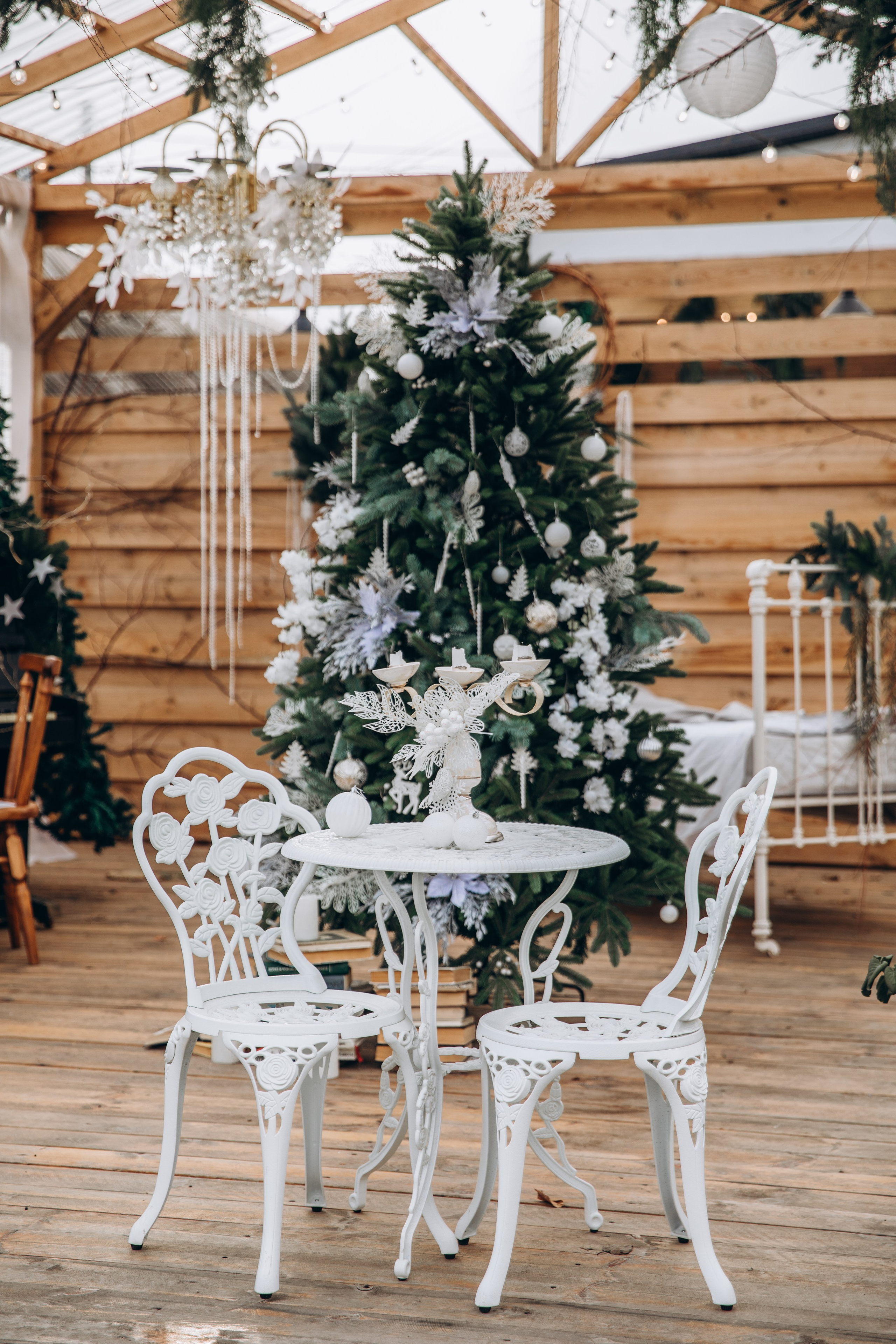 Уличная локация «Лесной дом». Фотостудия в Мариуполе «Берлога»