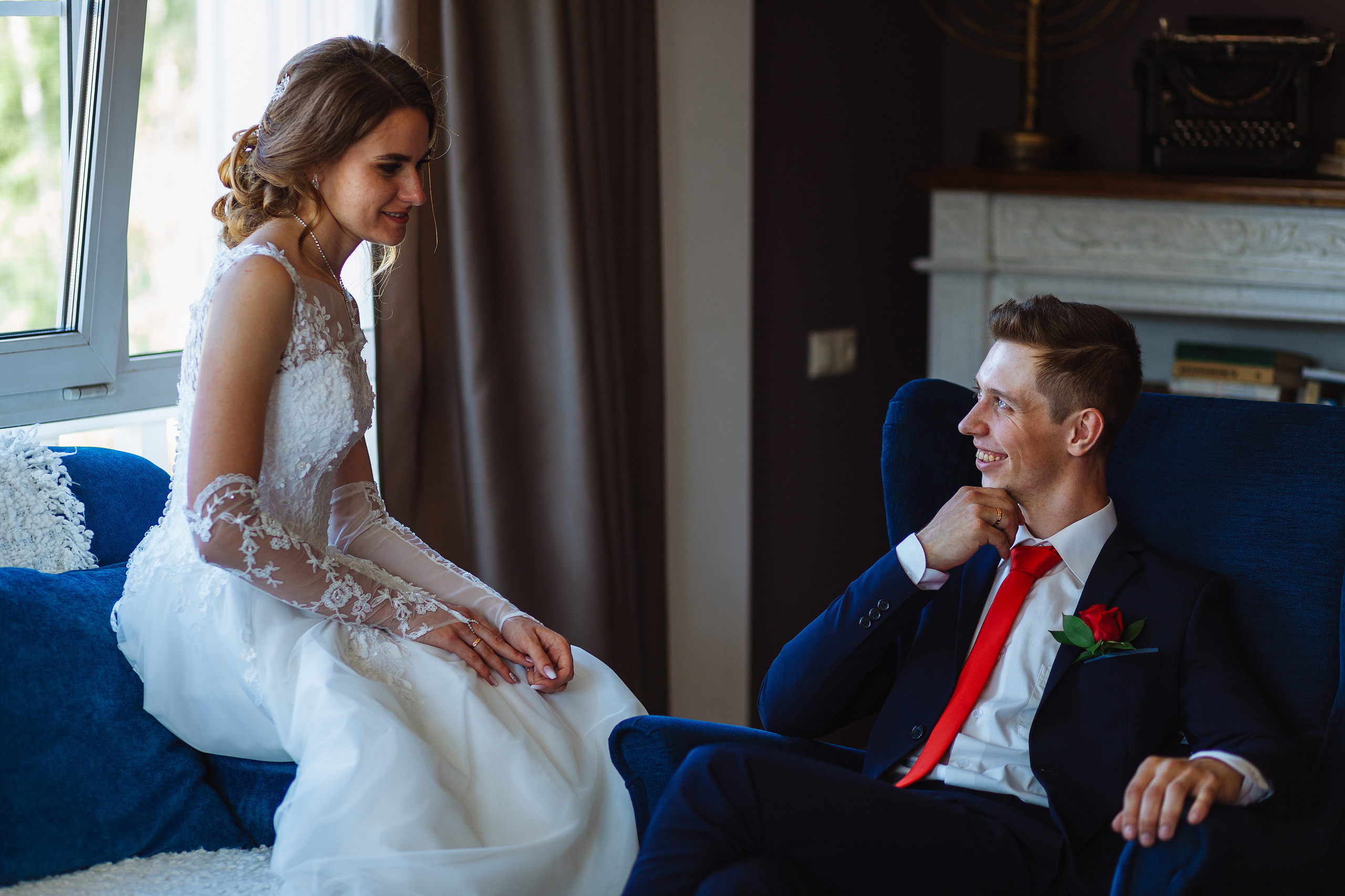 Волнующее венчание невесты и жениха в храме. Олег Сверчков | Свадебный фотограф Вологда