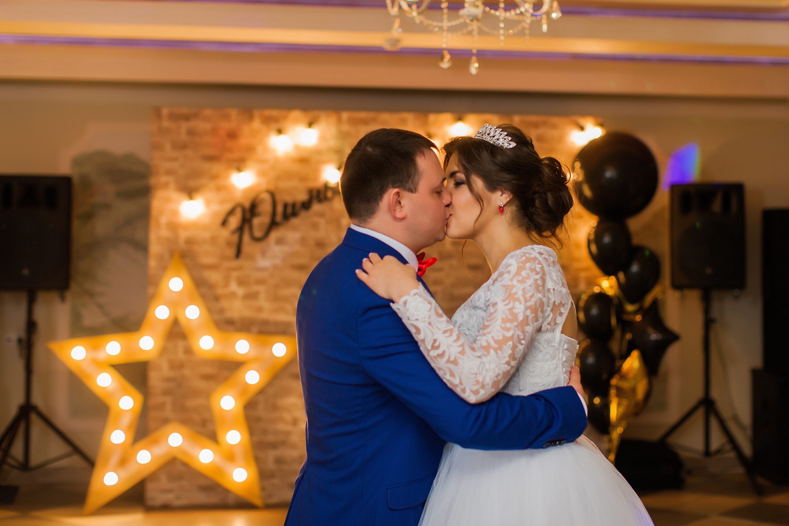 Зимняя фотосессия с мужем после регистрации брака в фотостудии города. Олег Сверчков | Свадебный фотограф Вологда