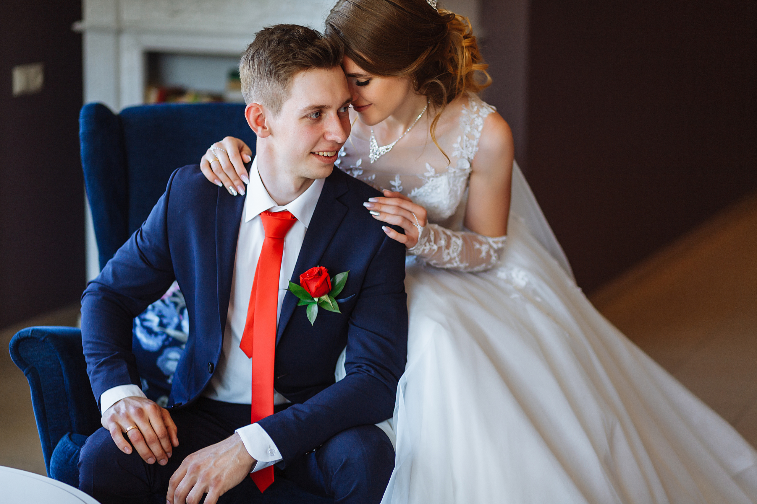 Волнующее венчание невесты и жениха в храме. Олег Сверчков | Свадебный фотограф Вологда