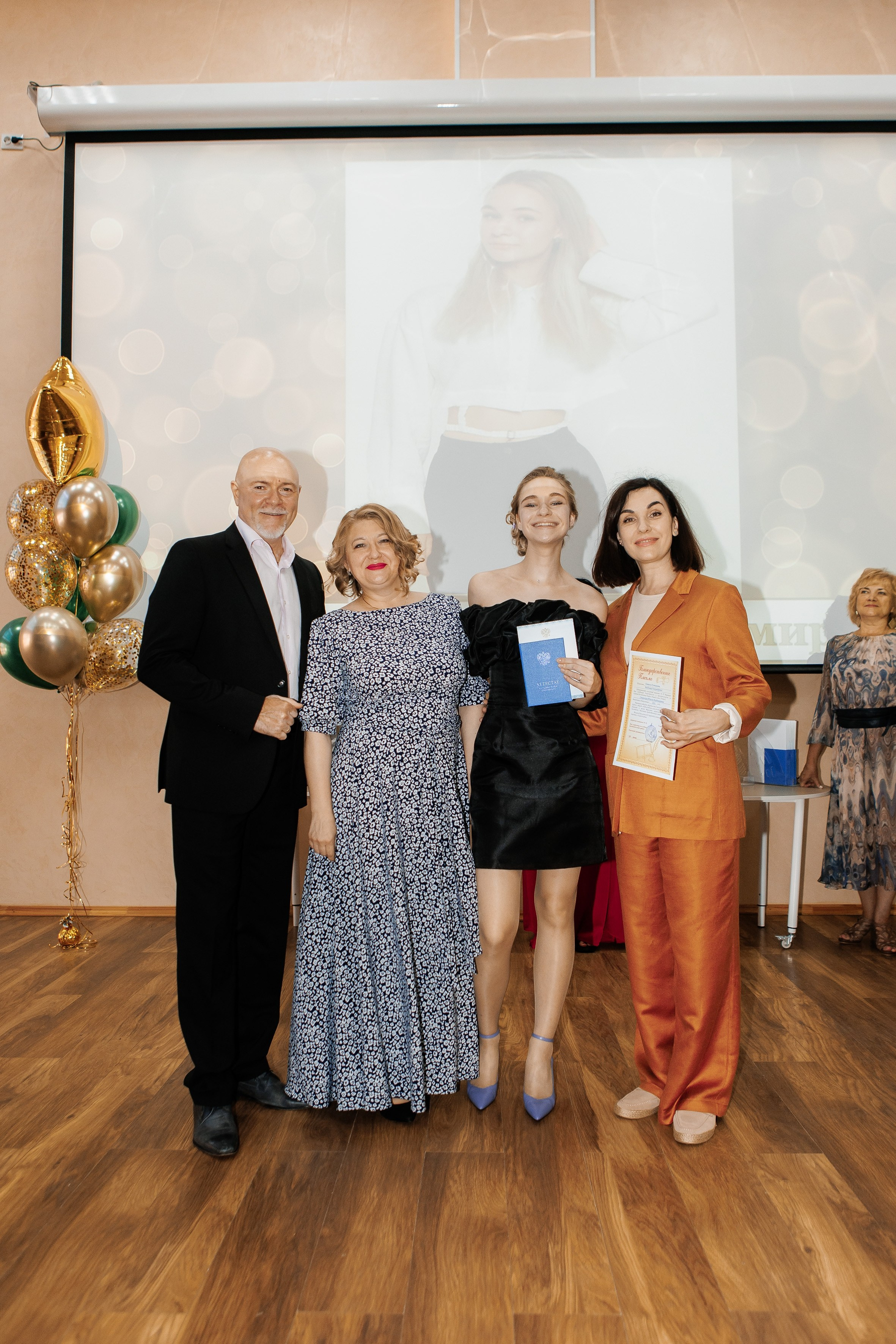 Выпускной Гимназия 12 2024 г. Свадебный и портретный Фотограф в Липецке Дмитрий Котюков