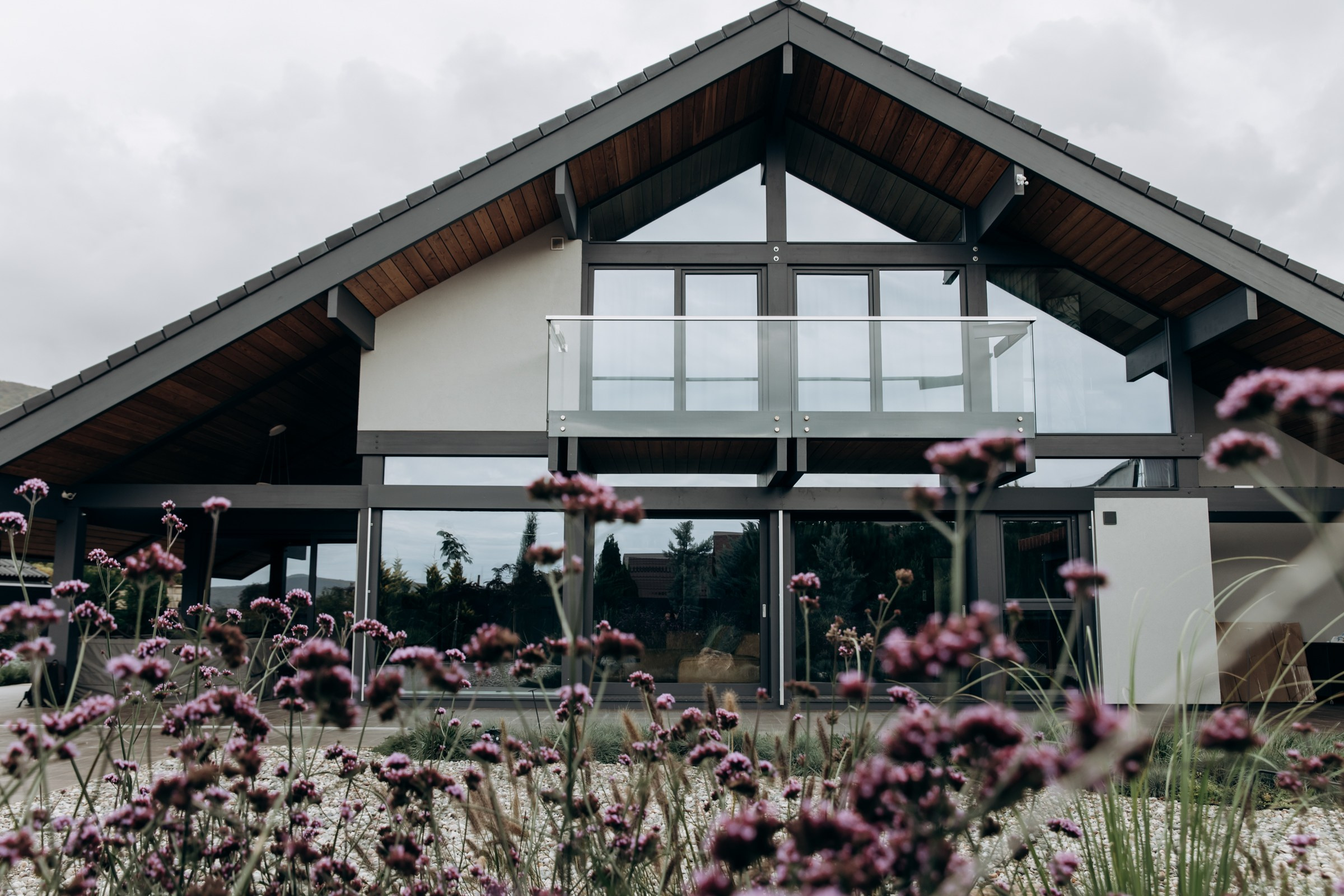 Съёмка для компании INTEQ HAUS из Москвы. Фотограф в Крыму — Федор зайцев. Свадебная, семейная и портретная съёмка. Фотографии для контента, для бизнеса. Корпоративная съёмка