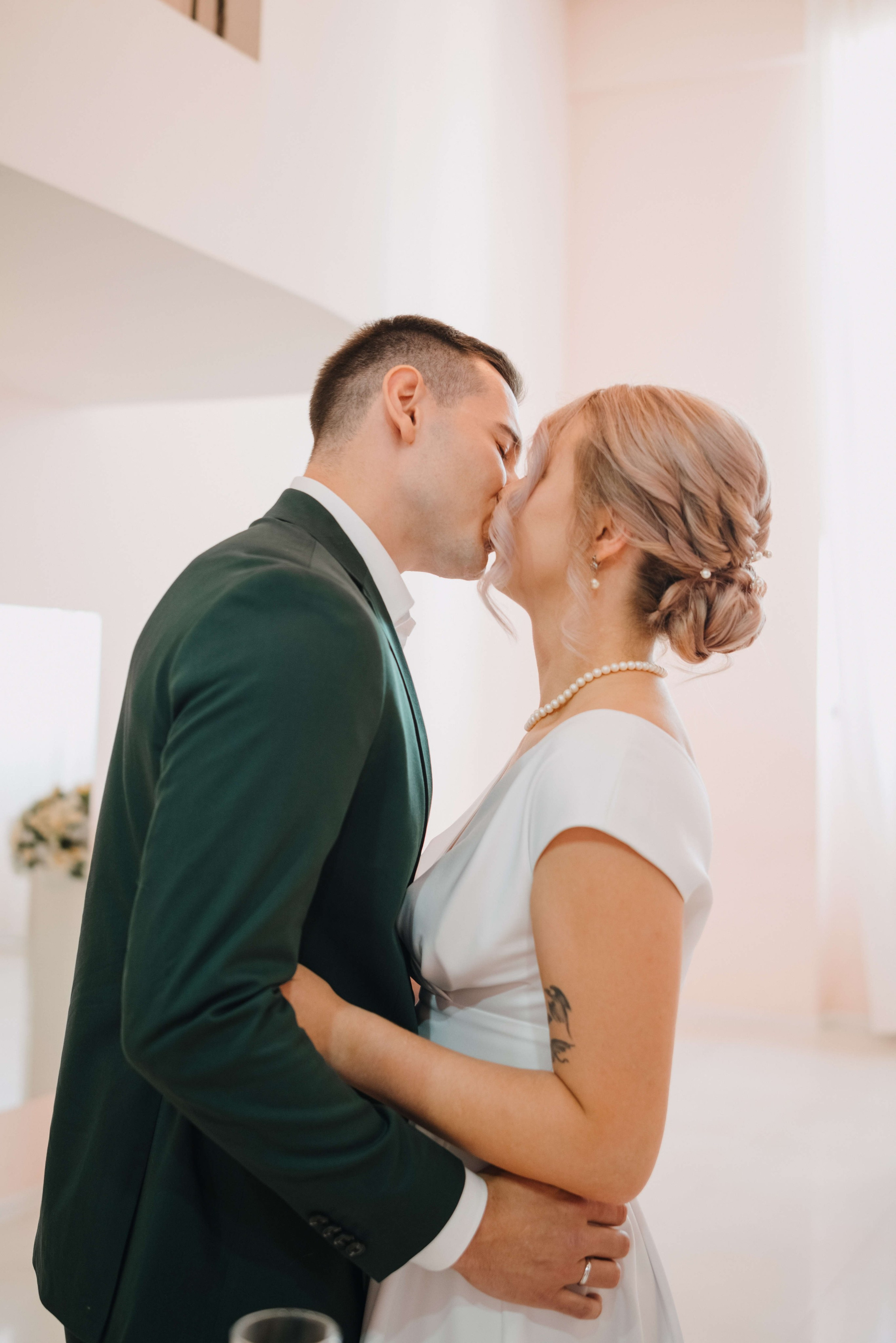 Свадебная прогулка Анны и Игоря. Портретный и свадебный фотограф в Тбилиси • xeniqo