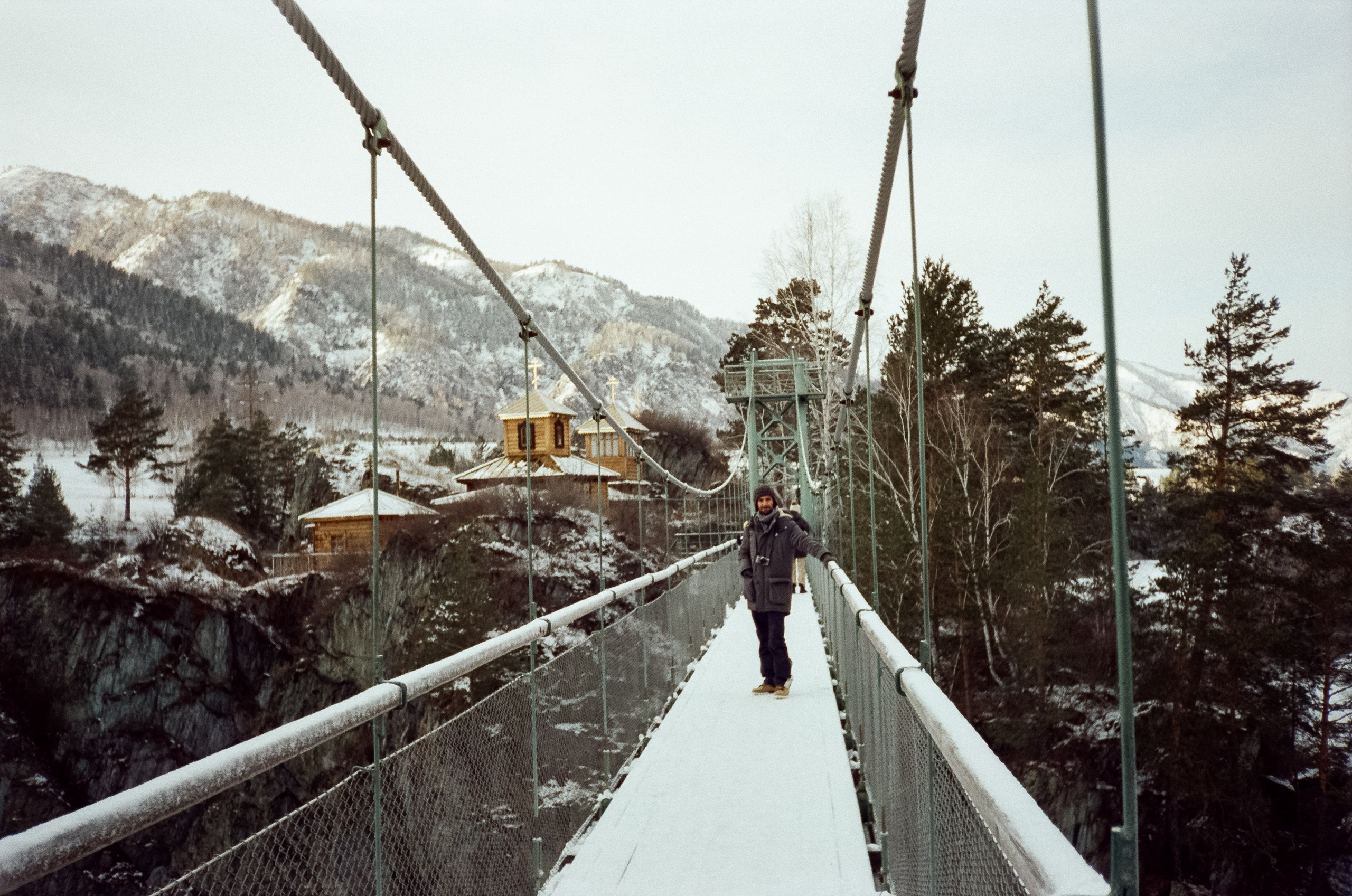 Остров Патмос зимой. Подвесной мост, льды и скалы. Фотограф-документалист Мария Осокина