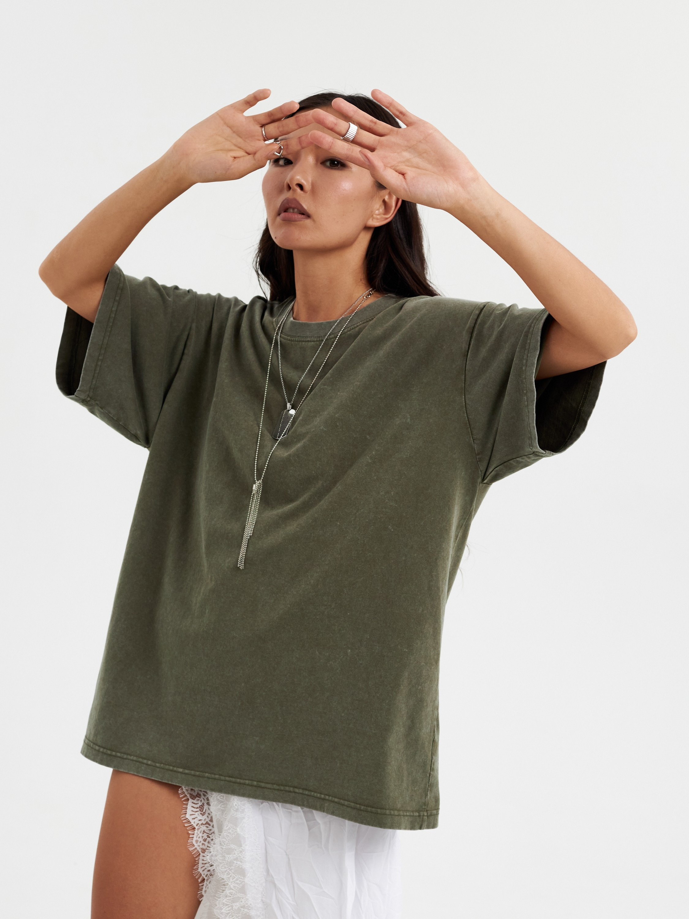 Фотосъемка футболок варенок Екатеринбург Wildberries ВБ Ozon Озон фотосессия одежды Екб заказать цена фотосъемка товара WB тай дай Екб. Фотограф Екатеринбург Анастасия Жерновская | Маркетплейсы и нейрофото