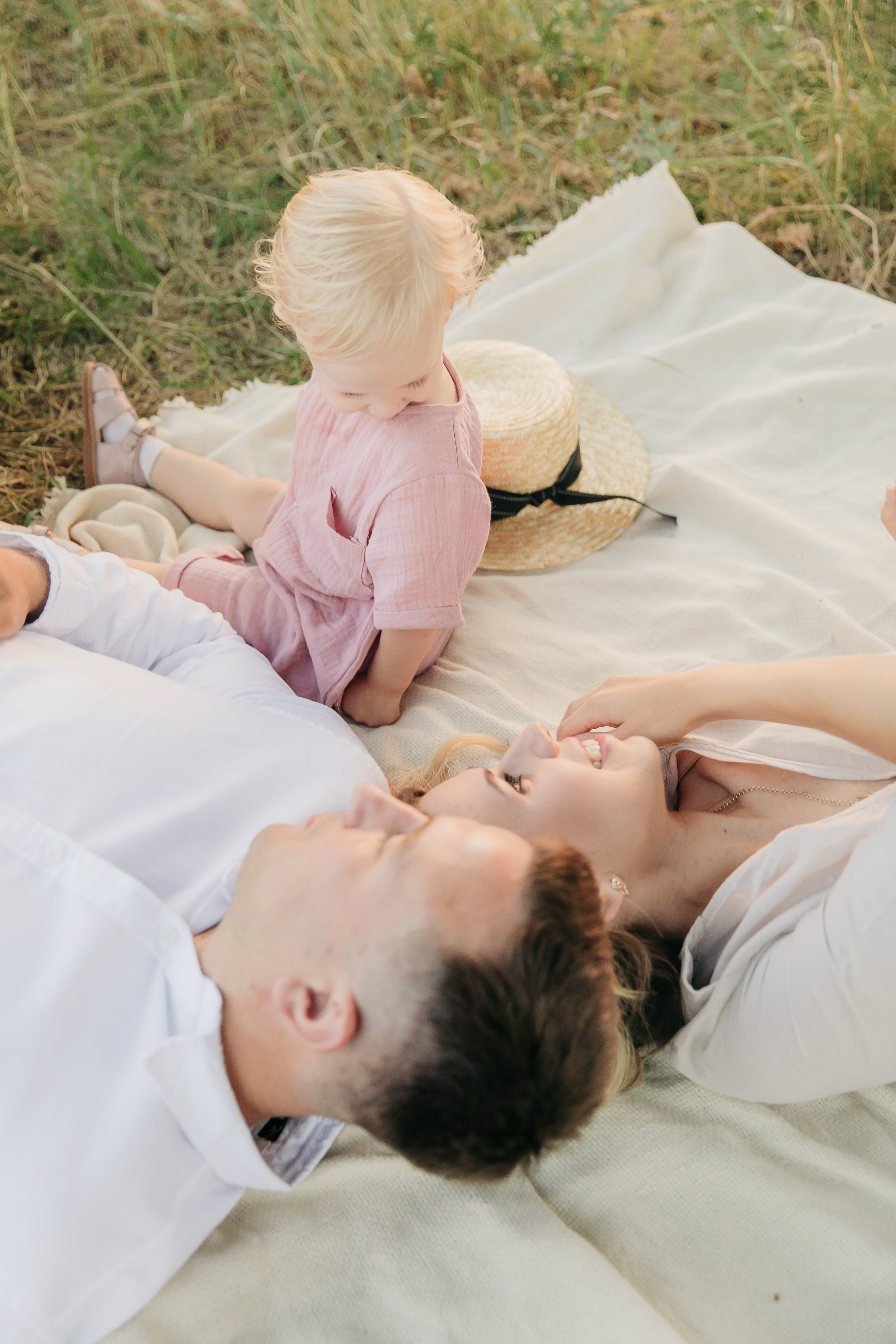 Юлия, Дмитрий и Варя. Свадебный и семейный фотограф Александра Кос