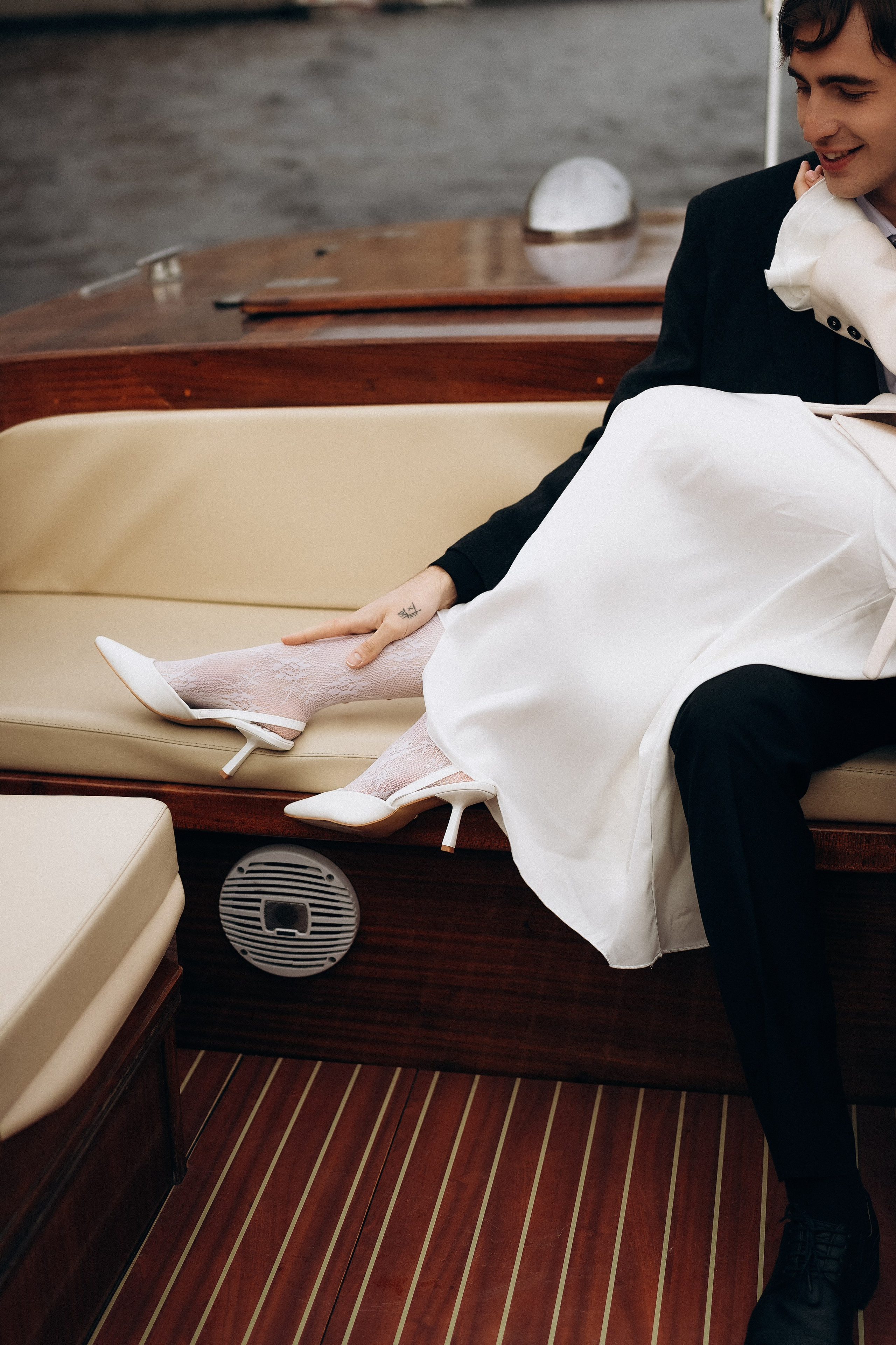 Свадебная фотосессия на катере в Питере