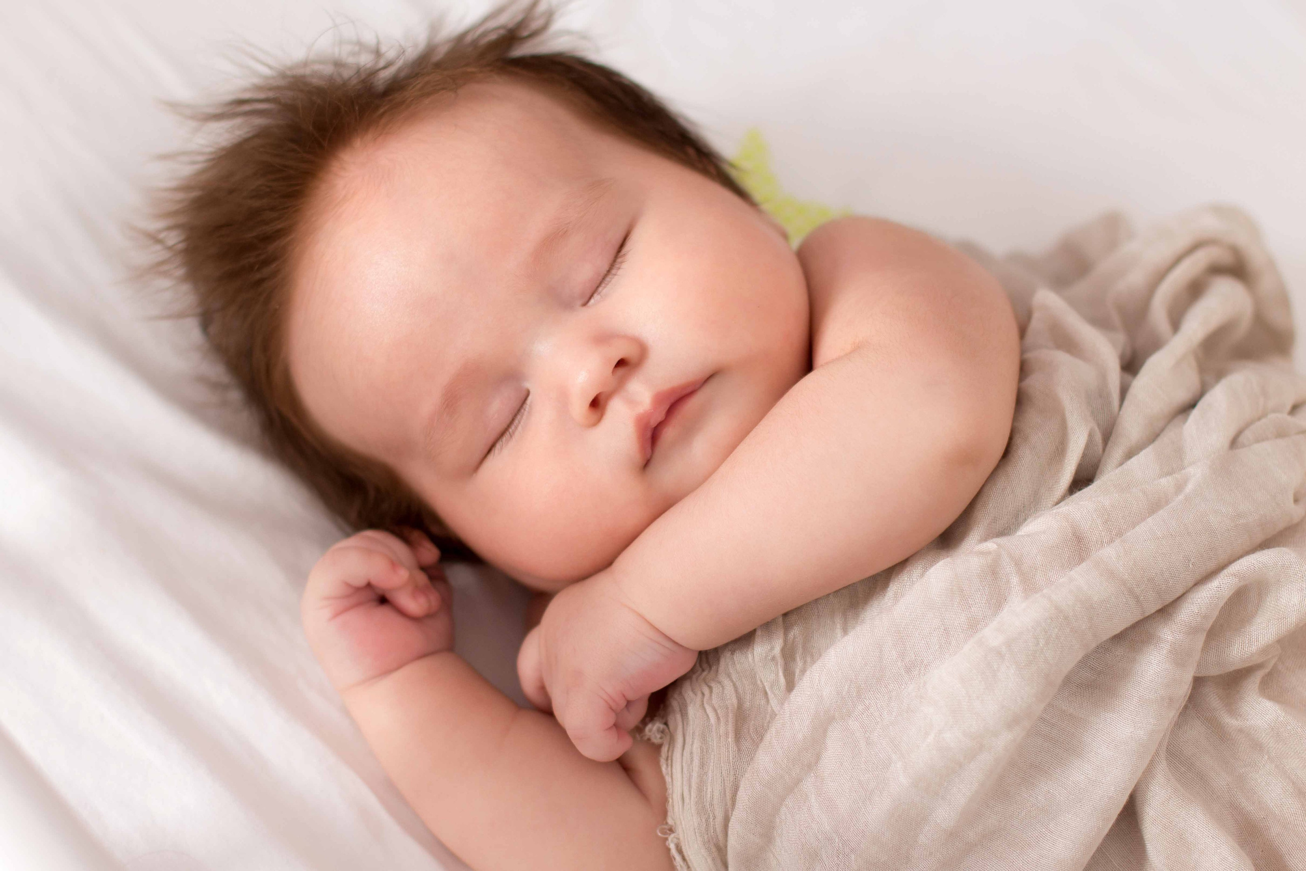 Новорожденные и младенцы. Фотостудия Алматы. Фотосъемка Алматы. Фотосессия Алматы. Фотокурсы. Обучение фотографии. Аренда студии