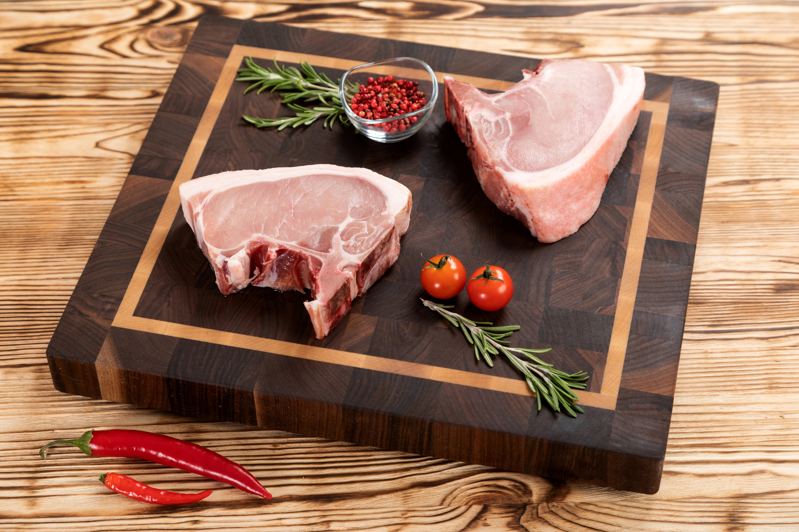 Торцевые разделочные доски. Имиджевая предметная съемка для компании «MTM-wood». Фотограф для бизнеса Сергей Чирков. Город Ижевск, Удмуртия