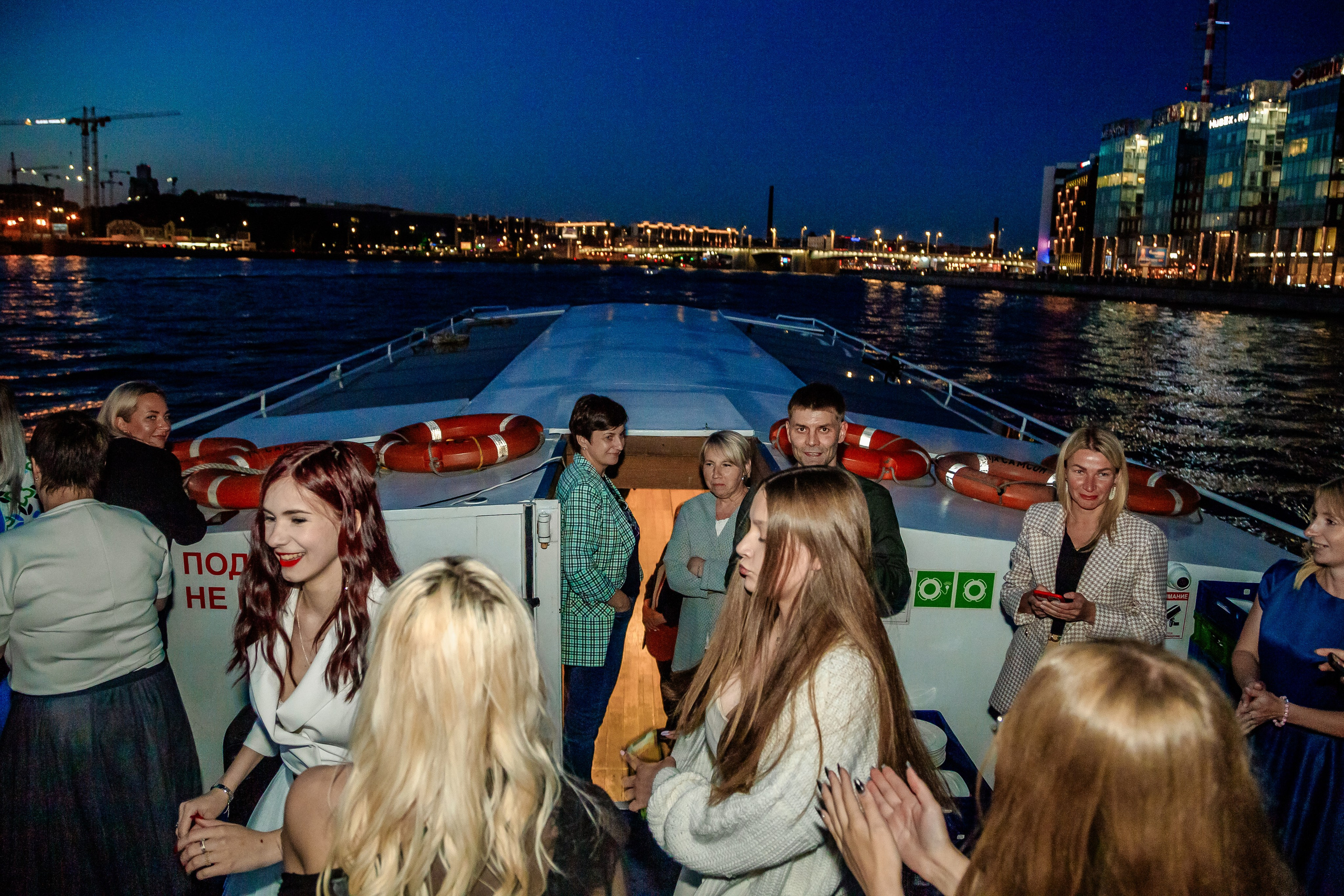 Выпускной на теплоходе. Фотограф в Санкт-Петербурге Чумаков Семен