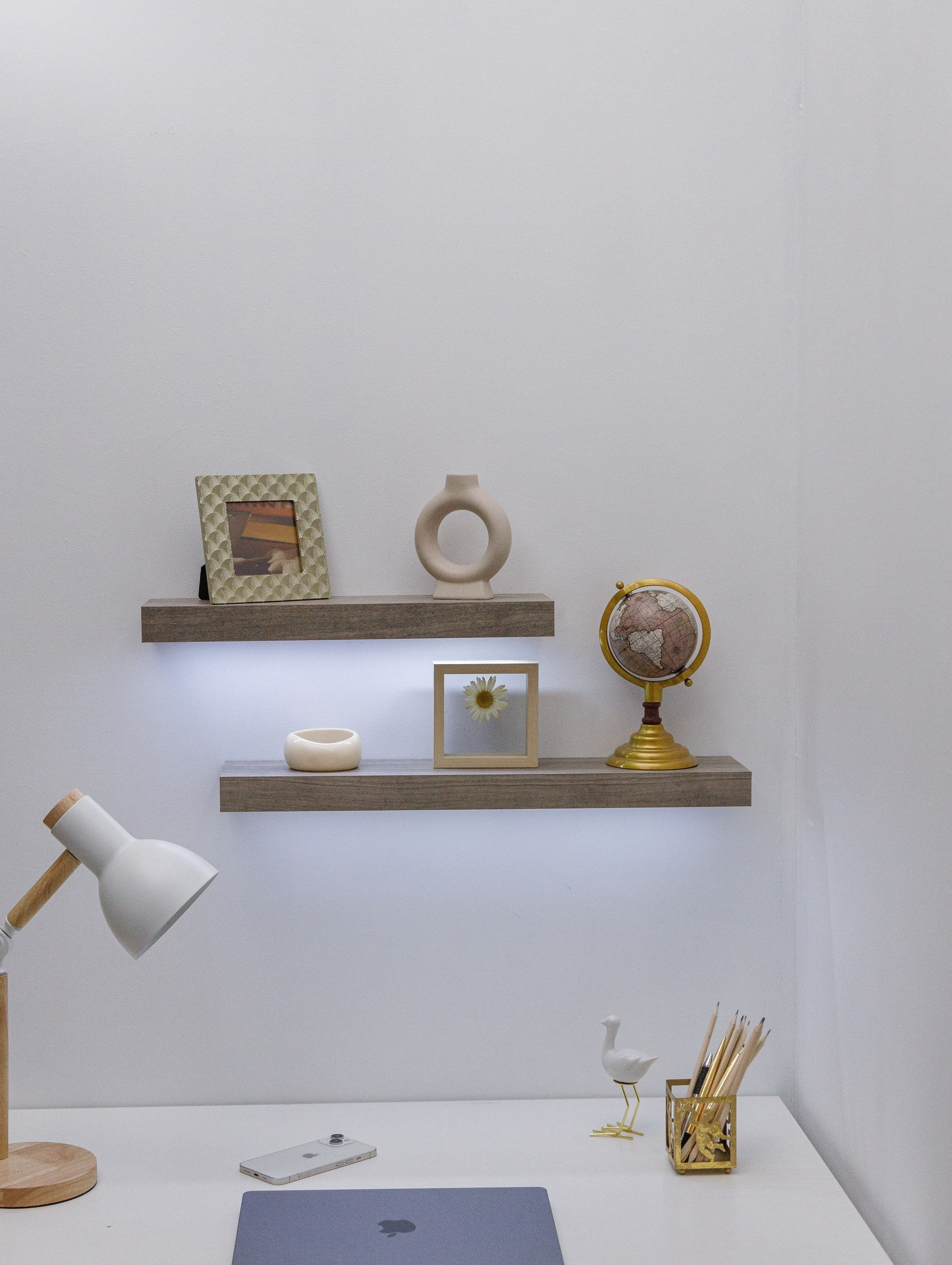 Съёмка полок с подсветкой. Студия коммерческой съемки ХВОЯ