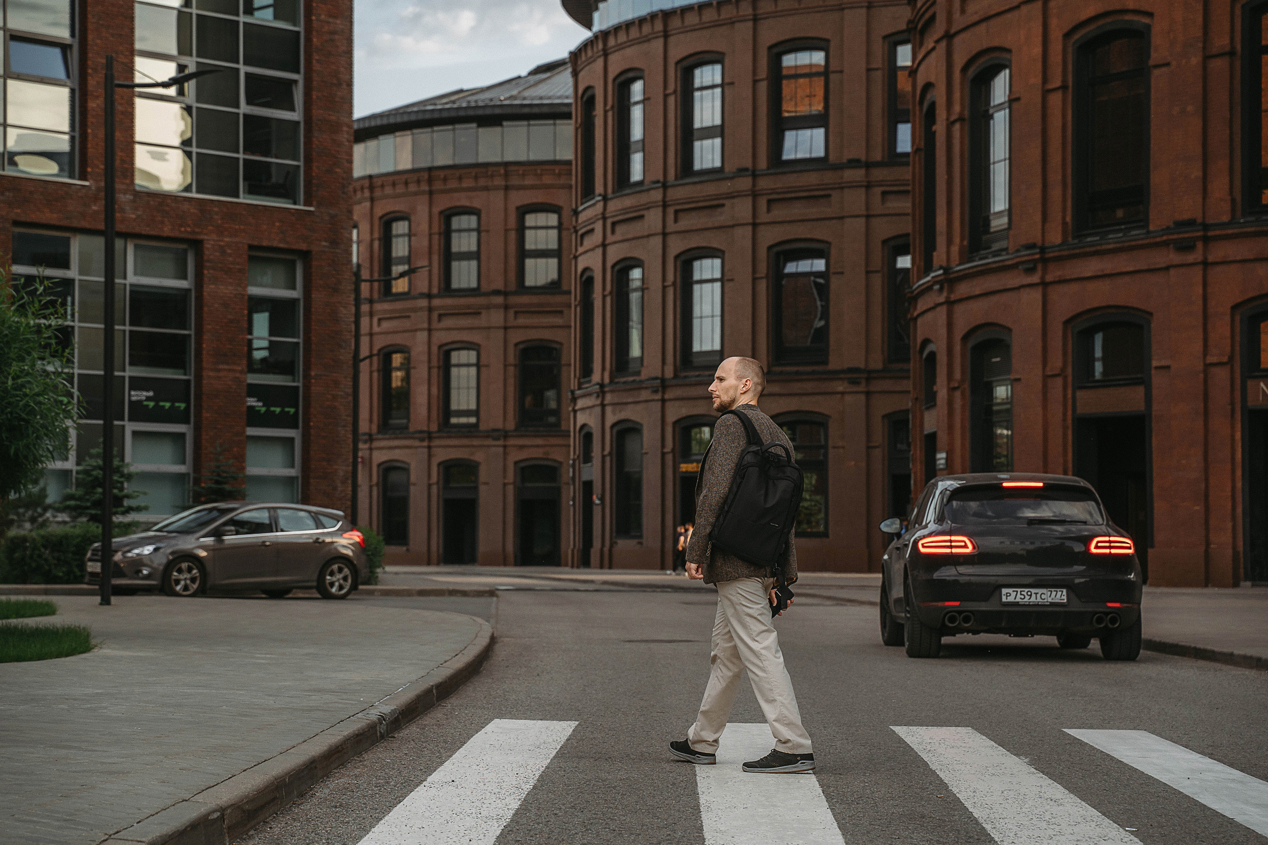 Портретная бизнес фотосессия для Василия на заводе Арма, Москва, Курская