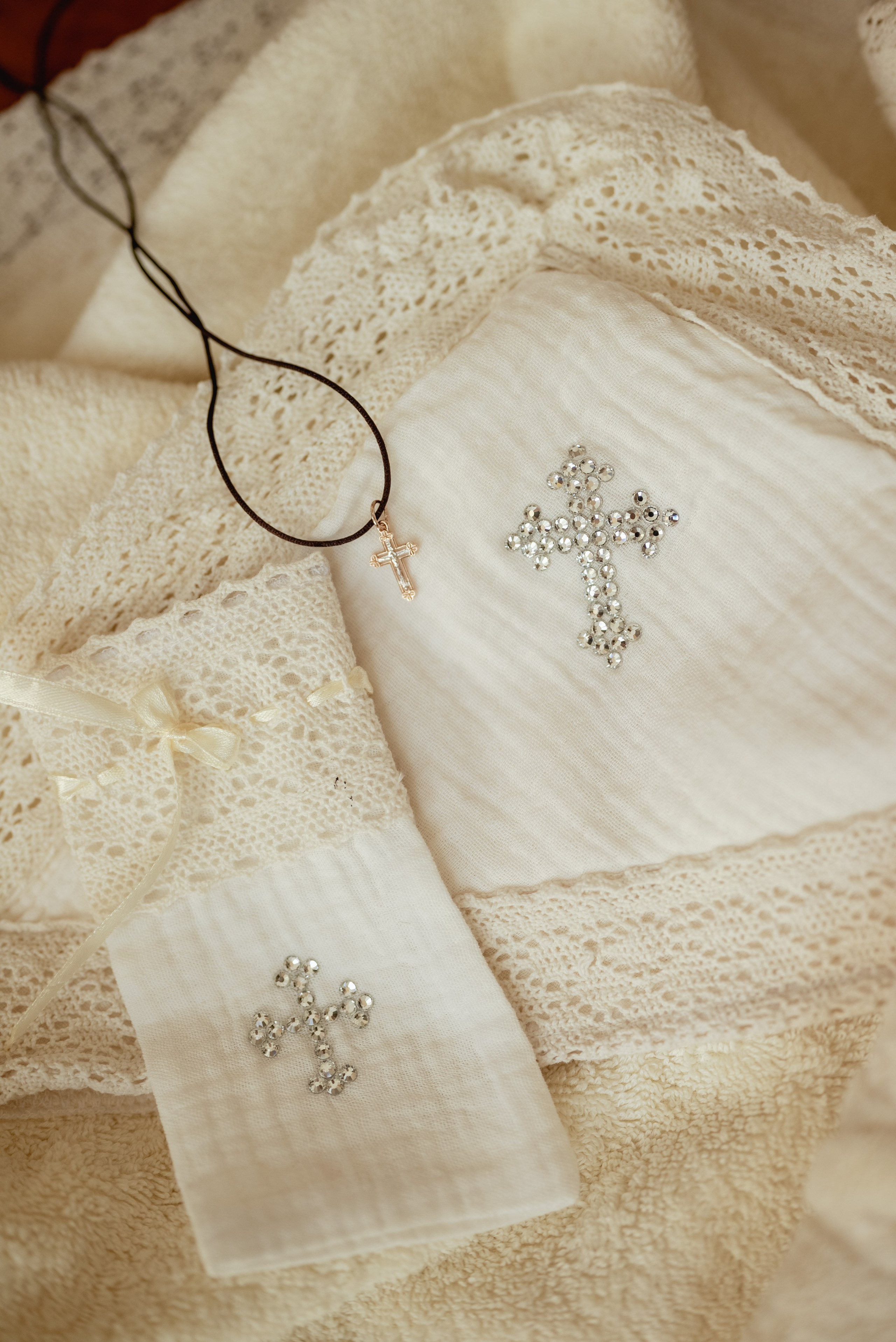 Крещение в храме Петра и Февронии. Юлия Басня семейный и свадебный фотограф в Донецке