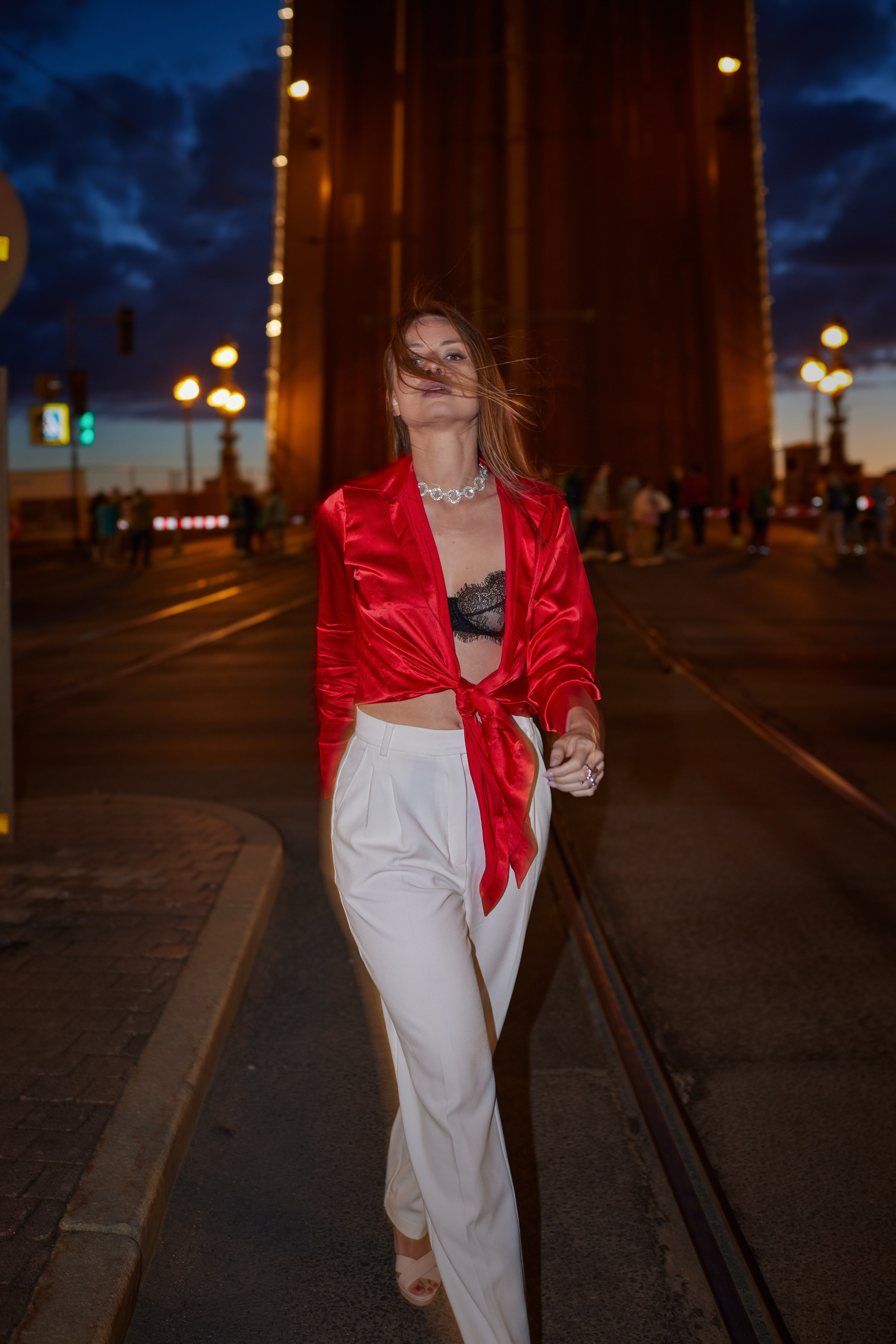 Девушка в ночном городе. Портретный фотограф в Санкт-Петербурге | Пётр Дёмушкин